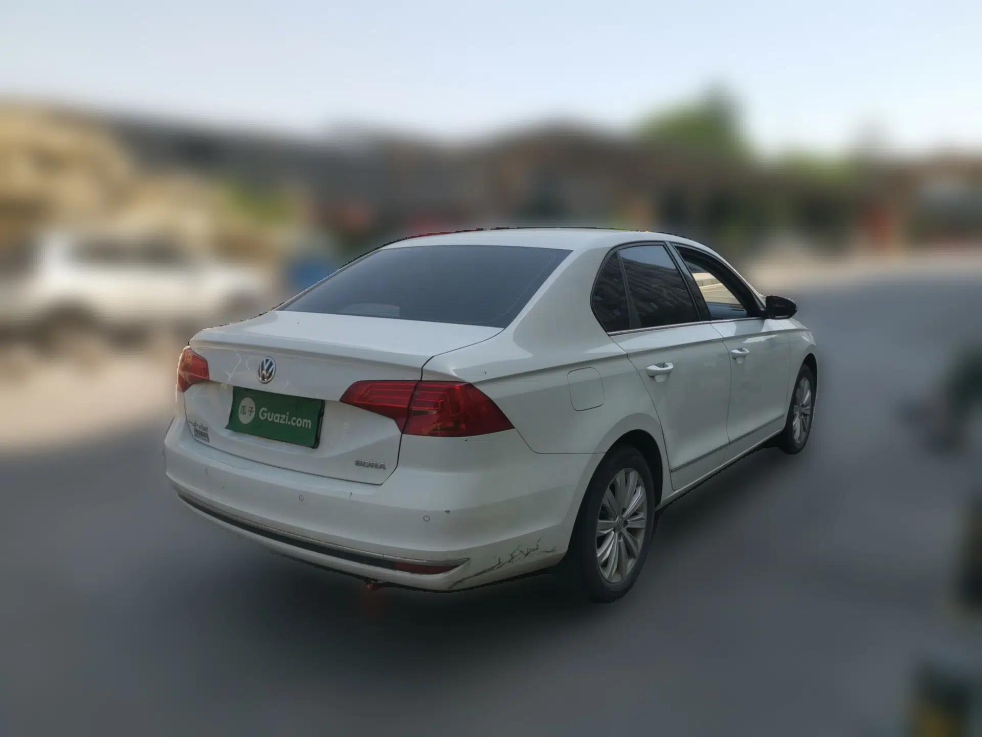 Volkswagen Bora 2017 1.6L Automatic Comfort Model — миниатюра 6