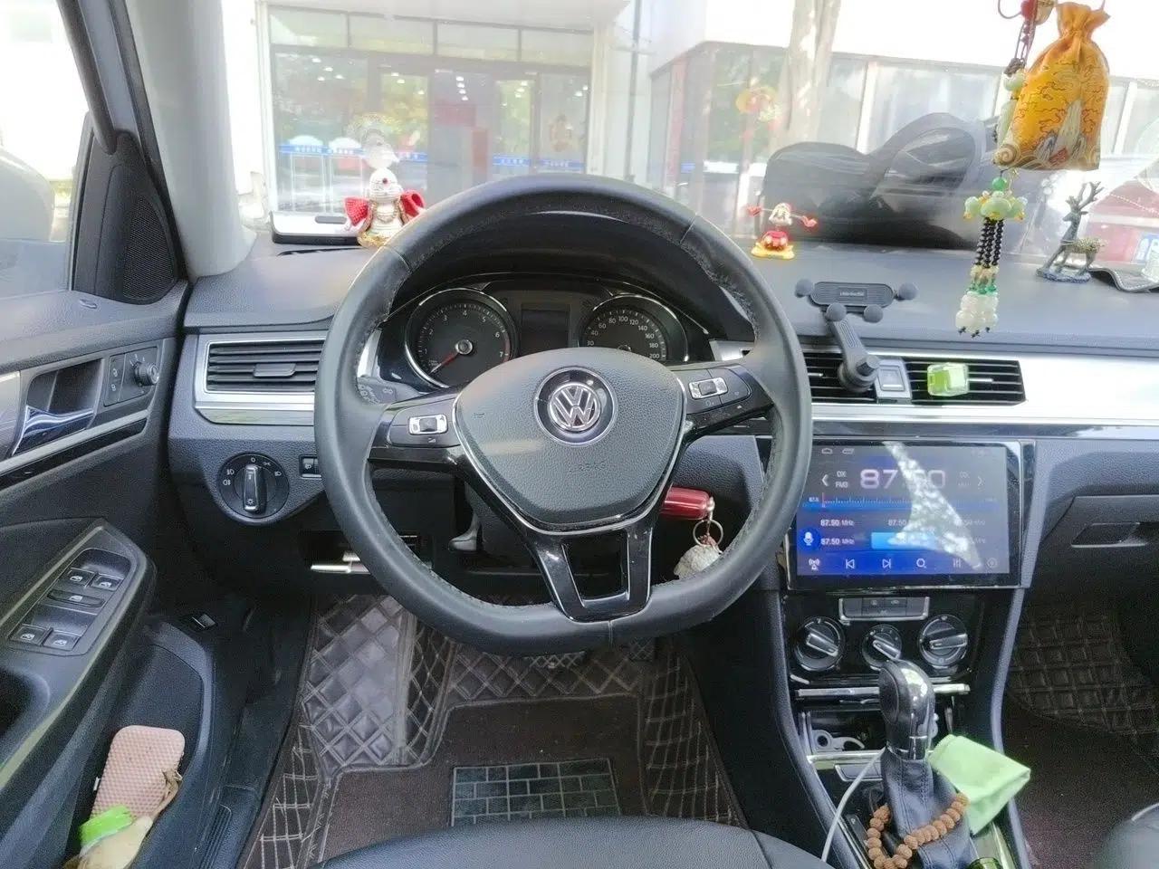 Volkswagen Bora 2018 1.5L Automatic Comfort Model — миниатюра 11