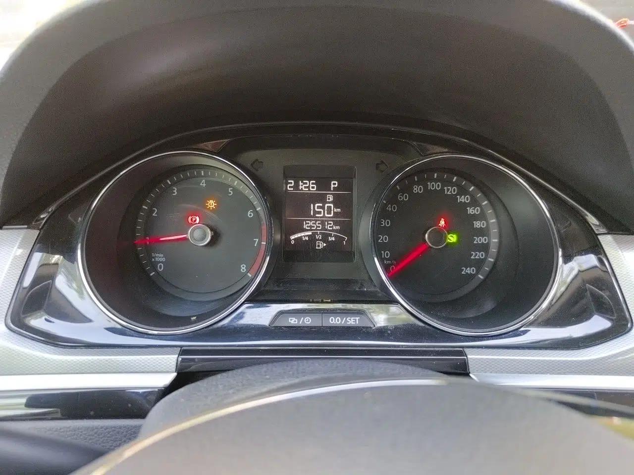 Volkswagen Bora 2018 1.5L Automatic Comfort Model — миниатюра 12