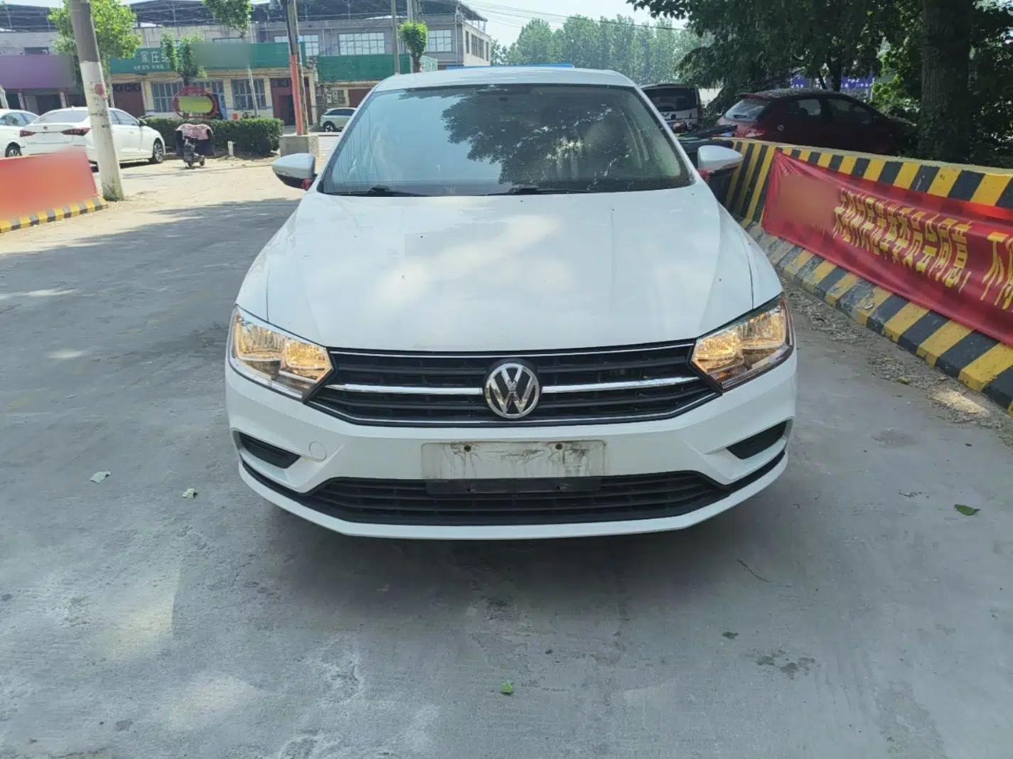 Volkswagen Bora 2018 1.5L Manual Fashion Model — миниатюра 2