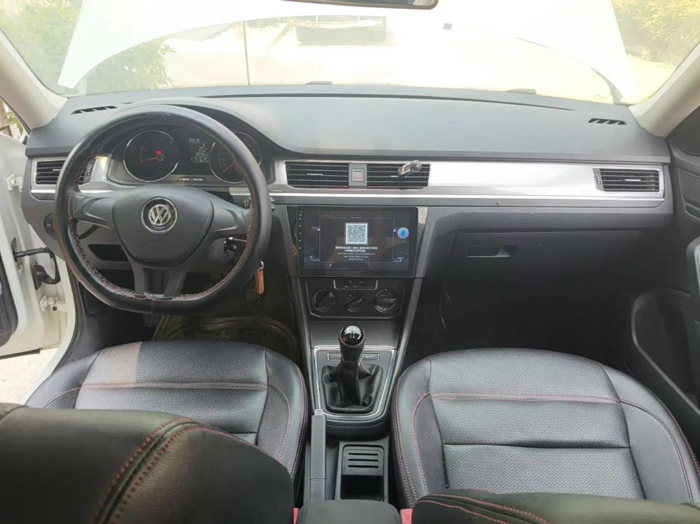 Volkswagen Bora 2018 1.5L Manual Fashion Model — миниатюра 13