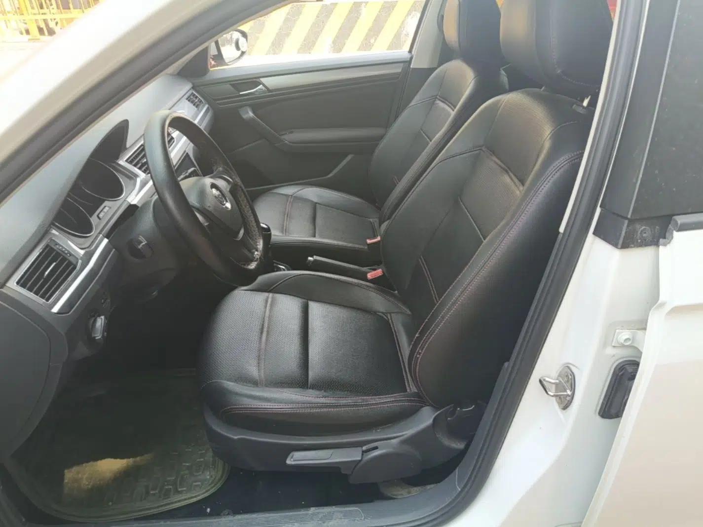 Volkswagen Bora 2018 1.5L Manual Fashion Model — миниатюра 18