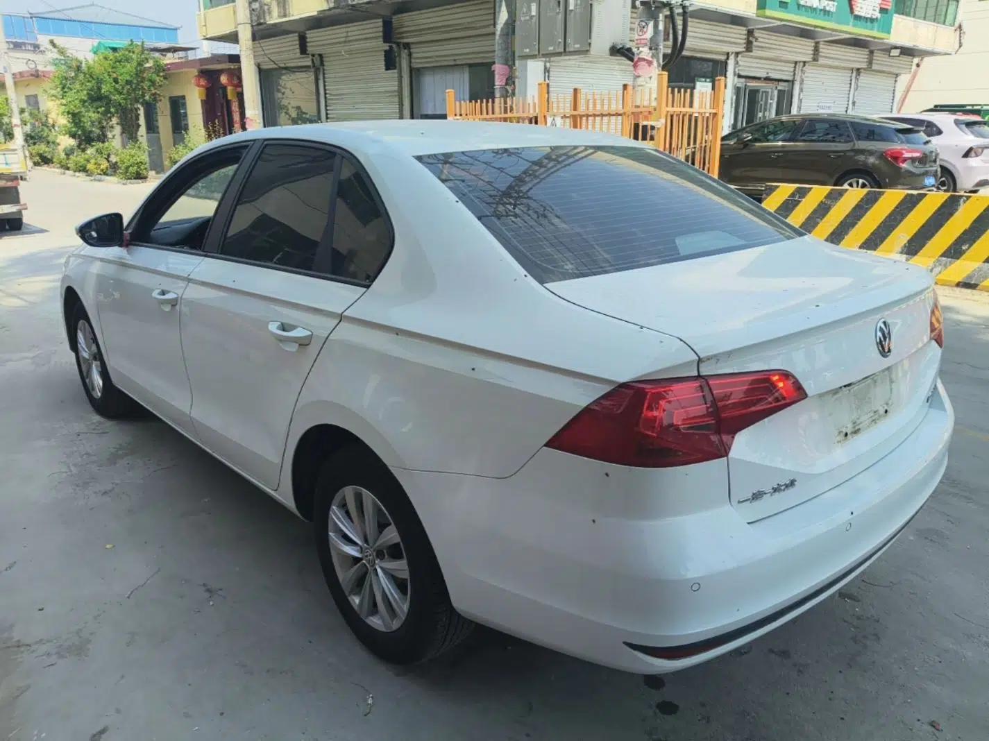 Volkswagen Bora 2018 1.5L Manual Fashion Model — миниатюра 4