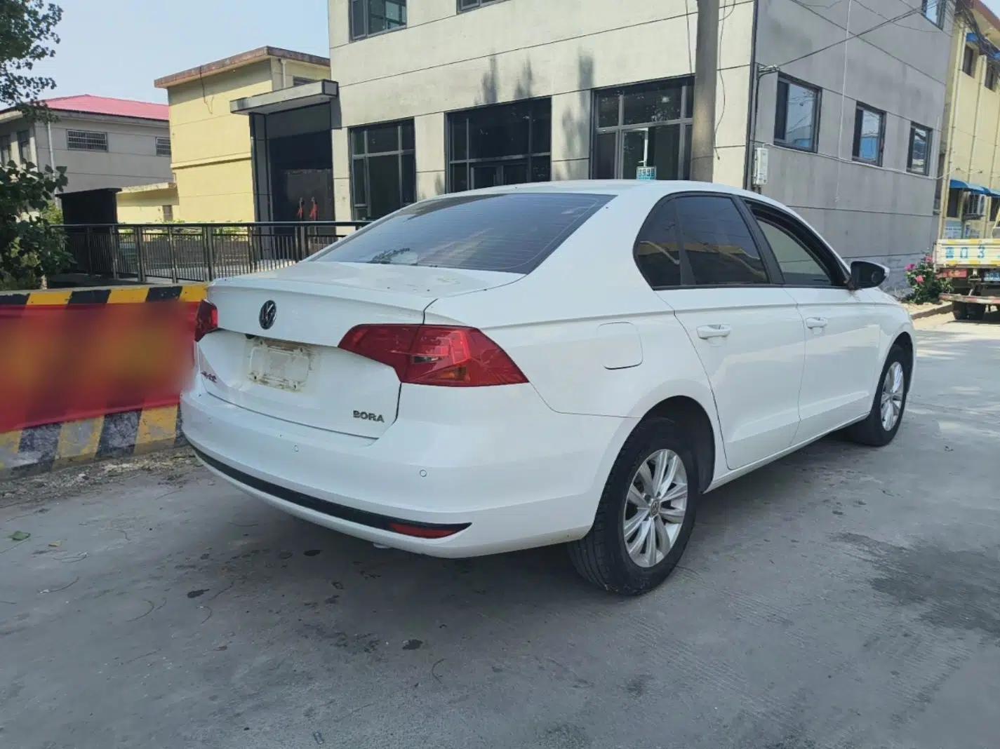 Volkswagen Bora 2018 1.5L Manual Fashion Model — миниатюра 6