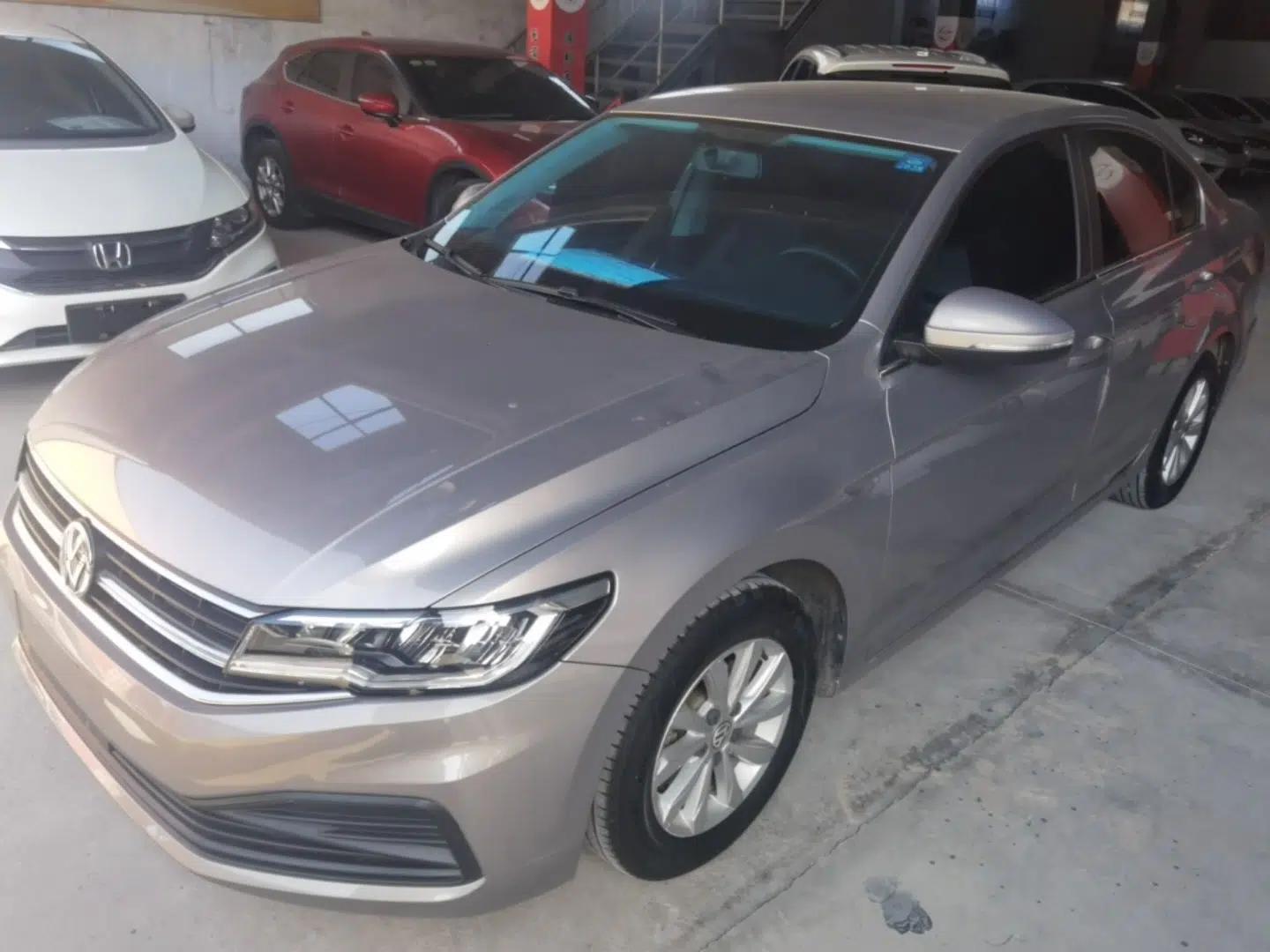 Volkswagen Bora 2020 1.5L Manual Fashion Edition — миниатюра 1