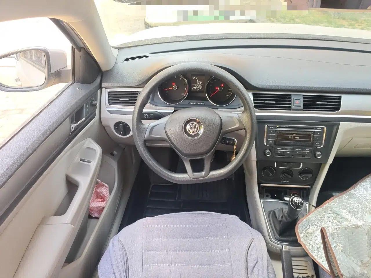 Volkswagen Bora 2016 1.6L Manual Fashion Edition — миниатюра 11