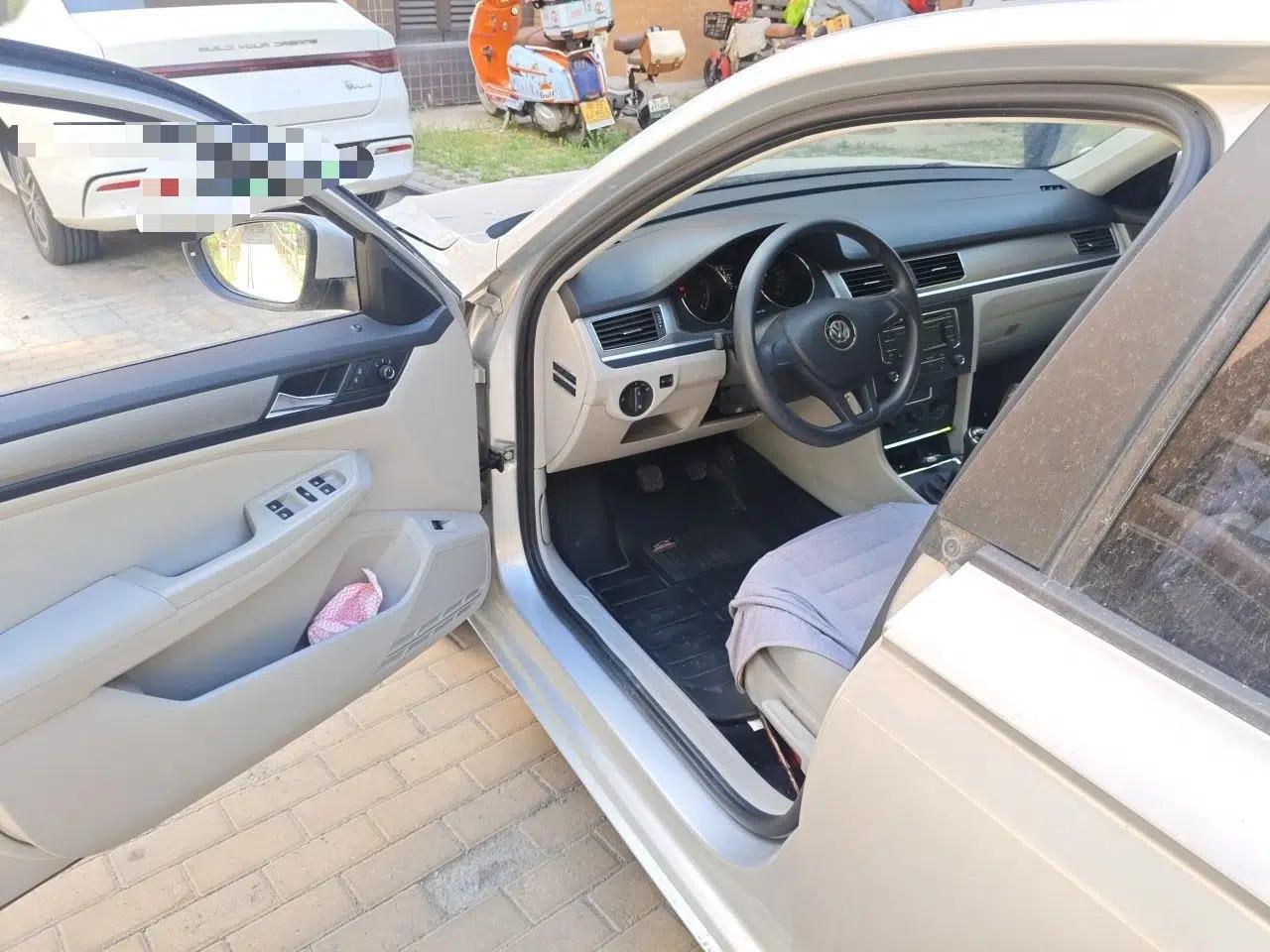 Volkswagen Bora 2016 1.6L Manual Fashion Edition — миниатюра 17