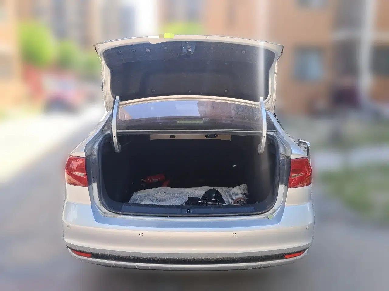 Volkswagen Bora 2016 1.6L Manual Fashion Edition — миниатюра 20