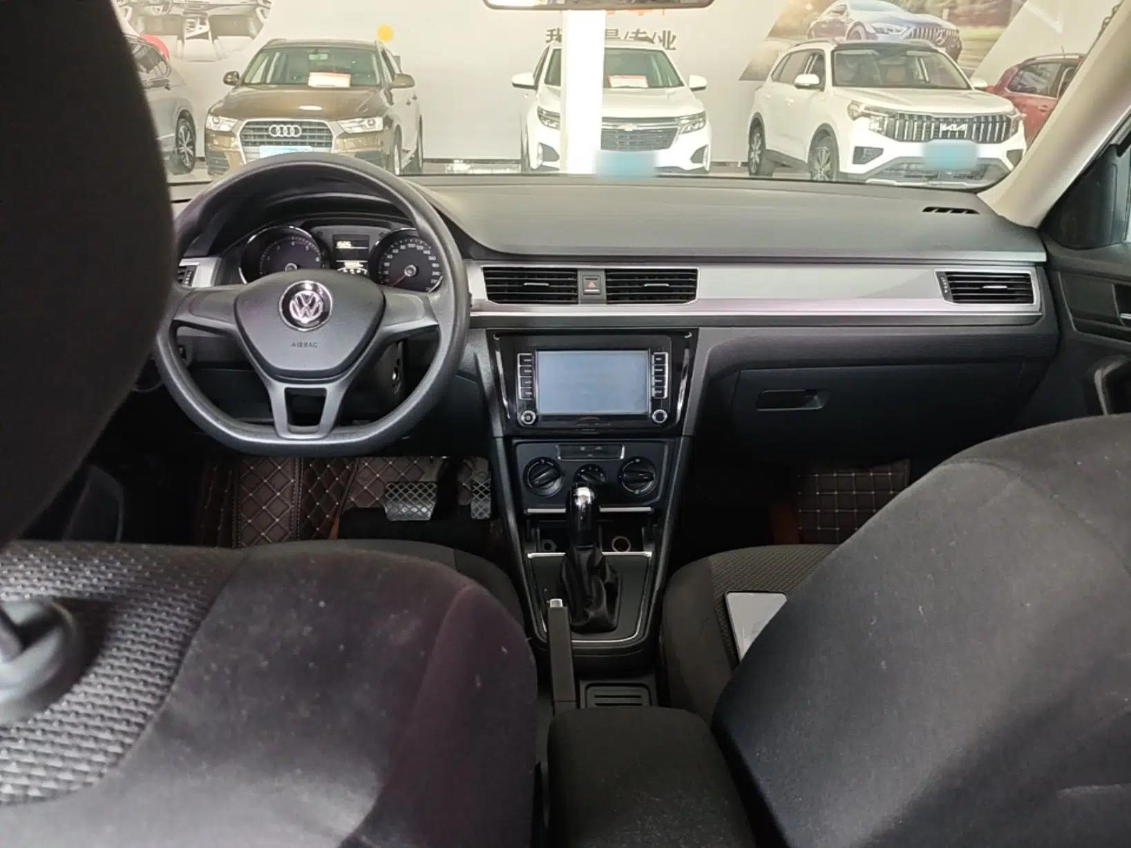 Volkswagen Bora 2016 1.6L Automatic Fashion Model — миниатюра 12