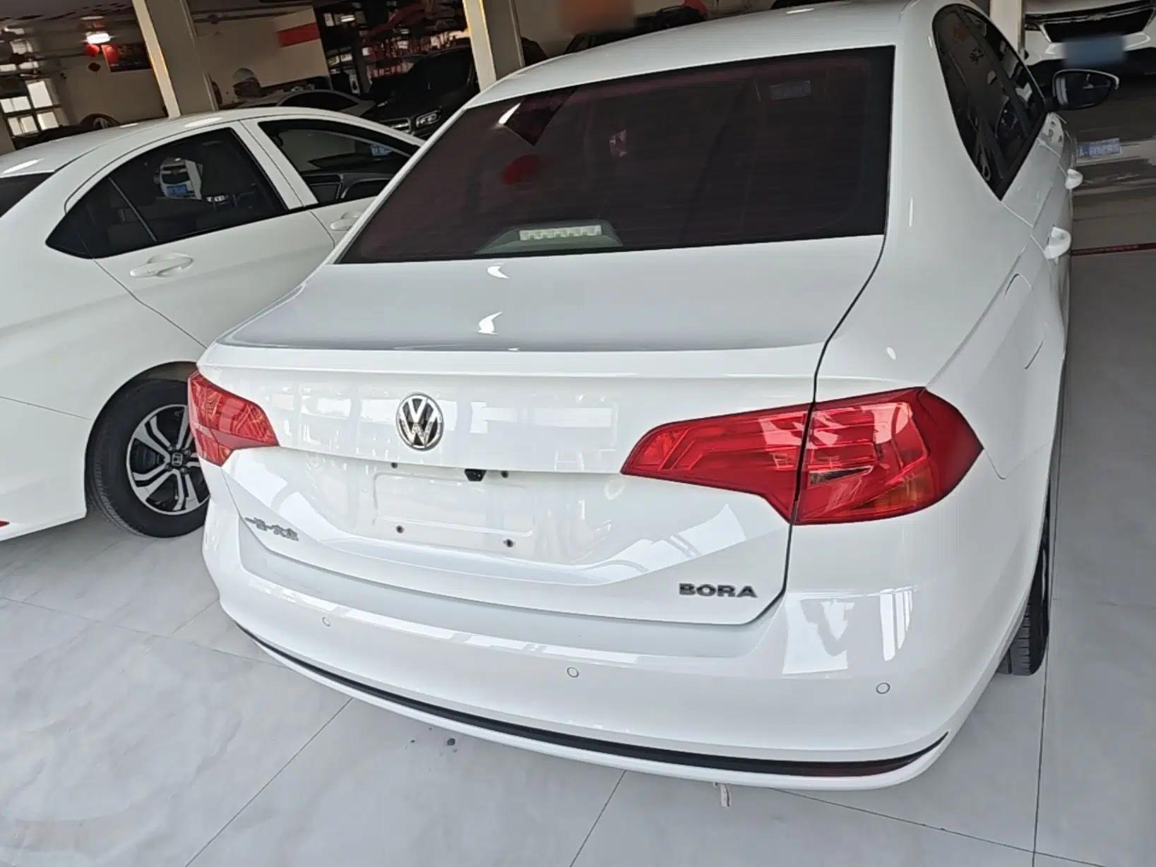 Volkswagen Bora 2016 1.6L Automatic Fashion Model — миниатюра 3