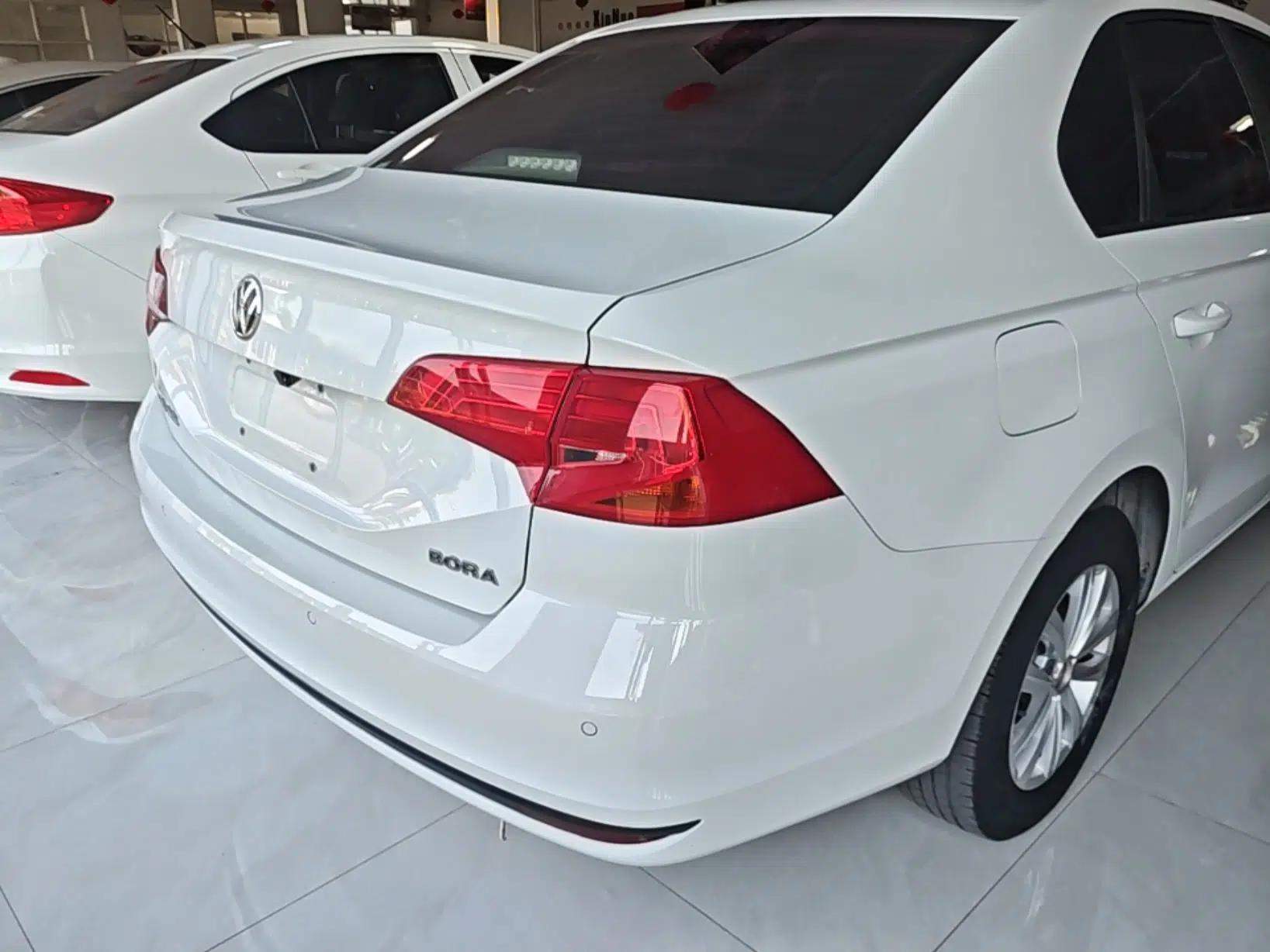 Volkswagen Bora 2016 1.6L Automatic Fashion Model — миниатюра 8