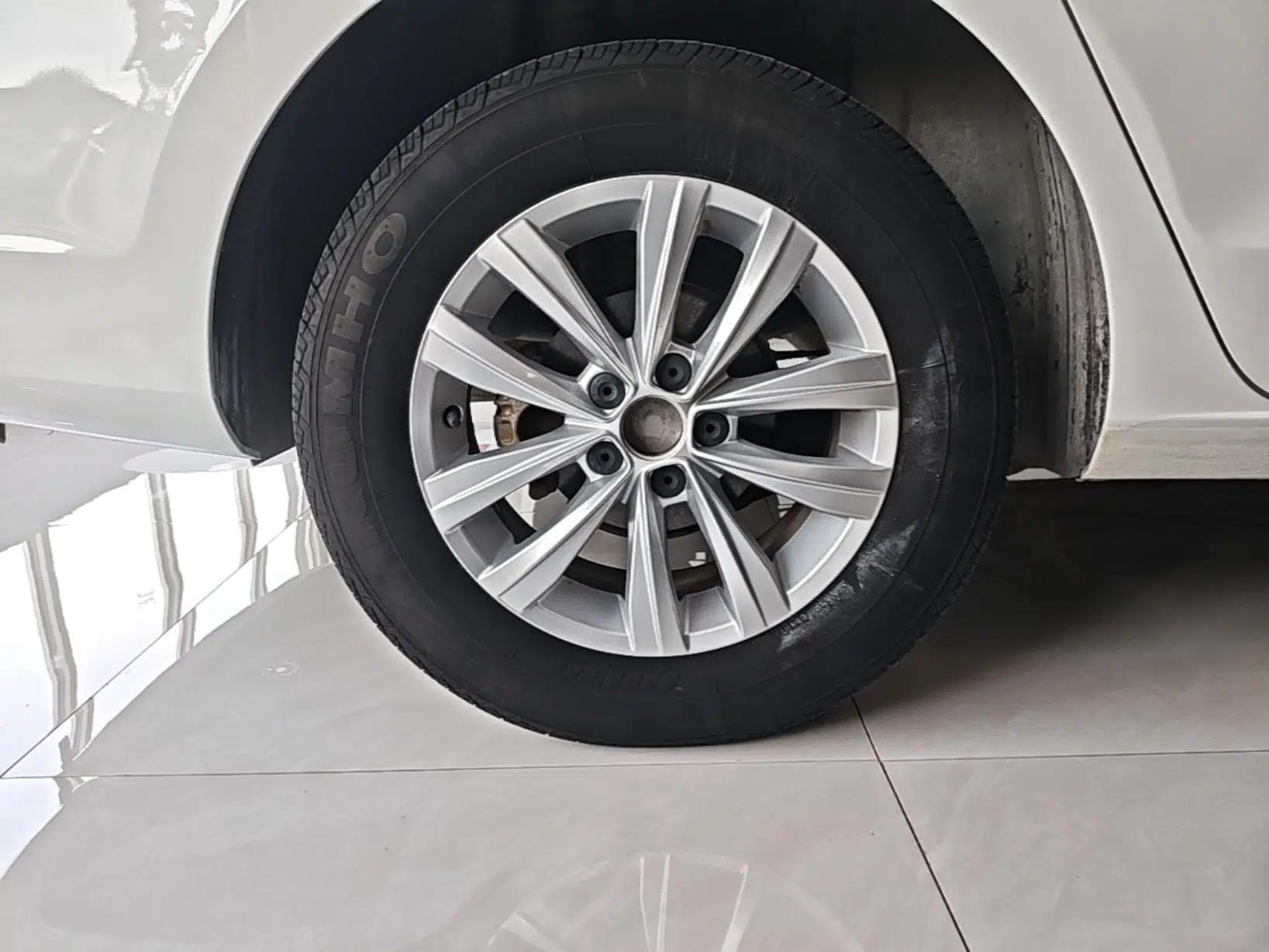 Volkswagen Bora 2016 1.6L Automatic Fashion Model — миниатюра 10