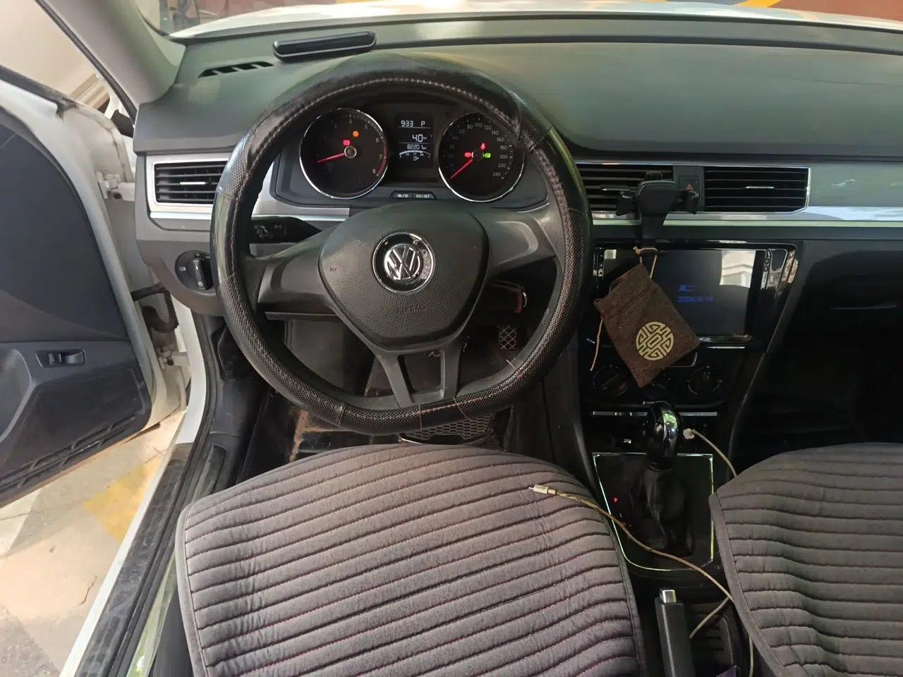 Volkswagen Bora 2016 1.6L Automatic Fashion Model — миниатюра 11