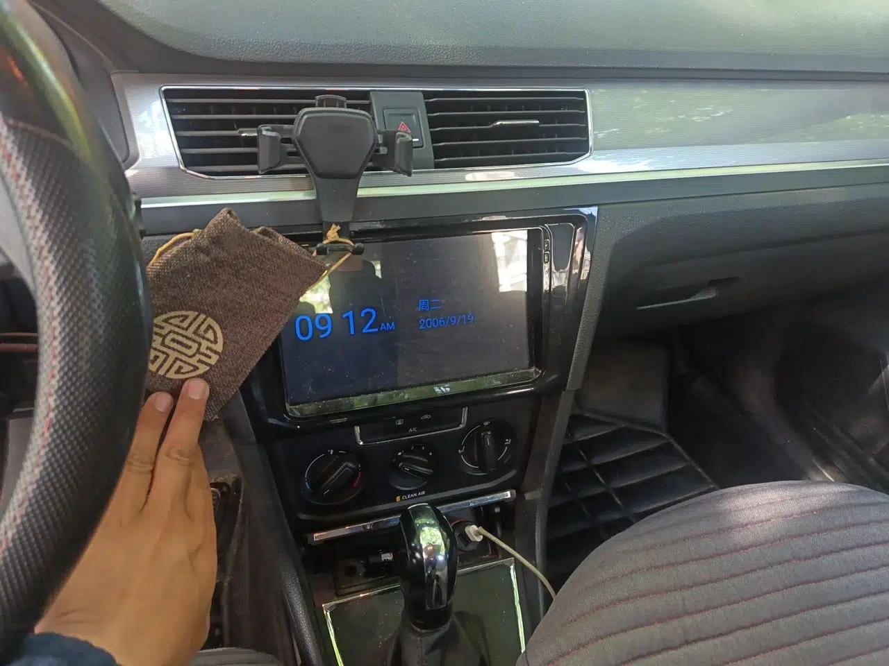 Volkswagen Bora 2016 1.6L Automatic Fashion Model — миниатюра 14