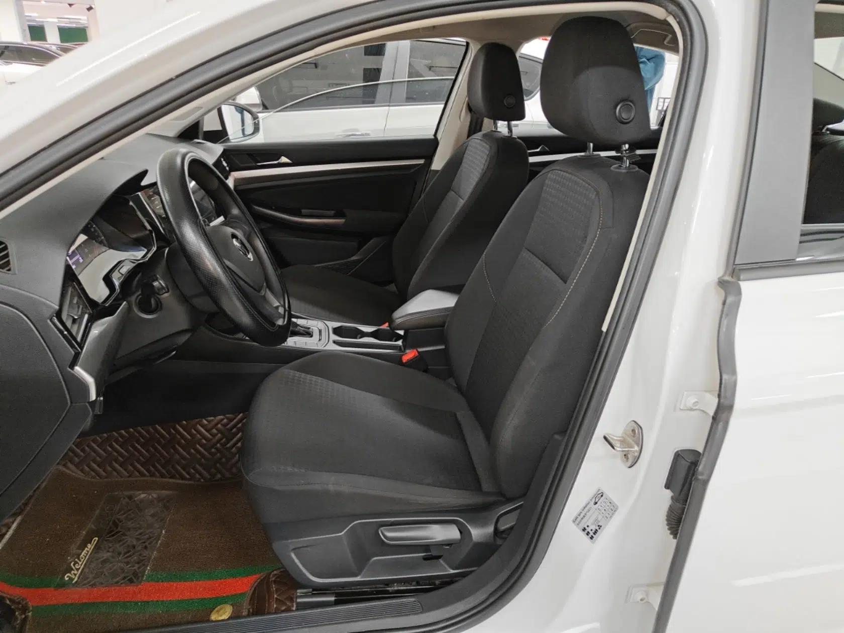 Volkswagen Bora 2021 1.5L Automatic Fashionable Smart Connectivity Version — миниатюра 18