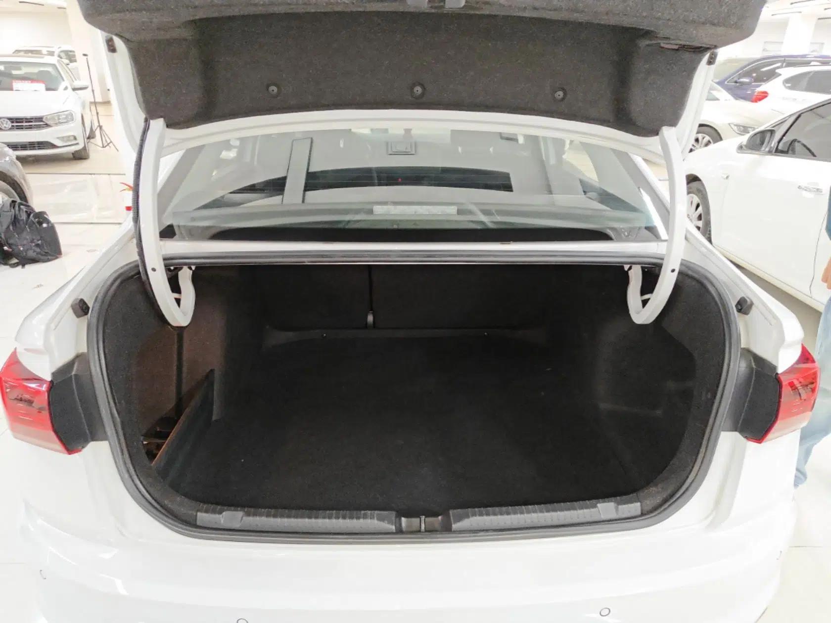 Volkswagen Bora 2021 1.5L Automatic Fashionable Smart Connectivity Version — миниатюра 22