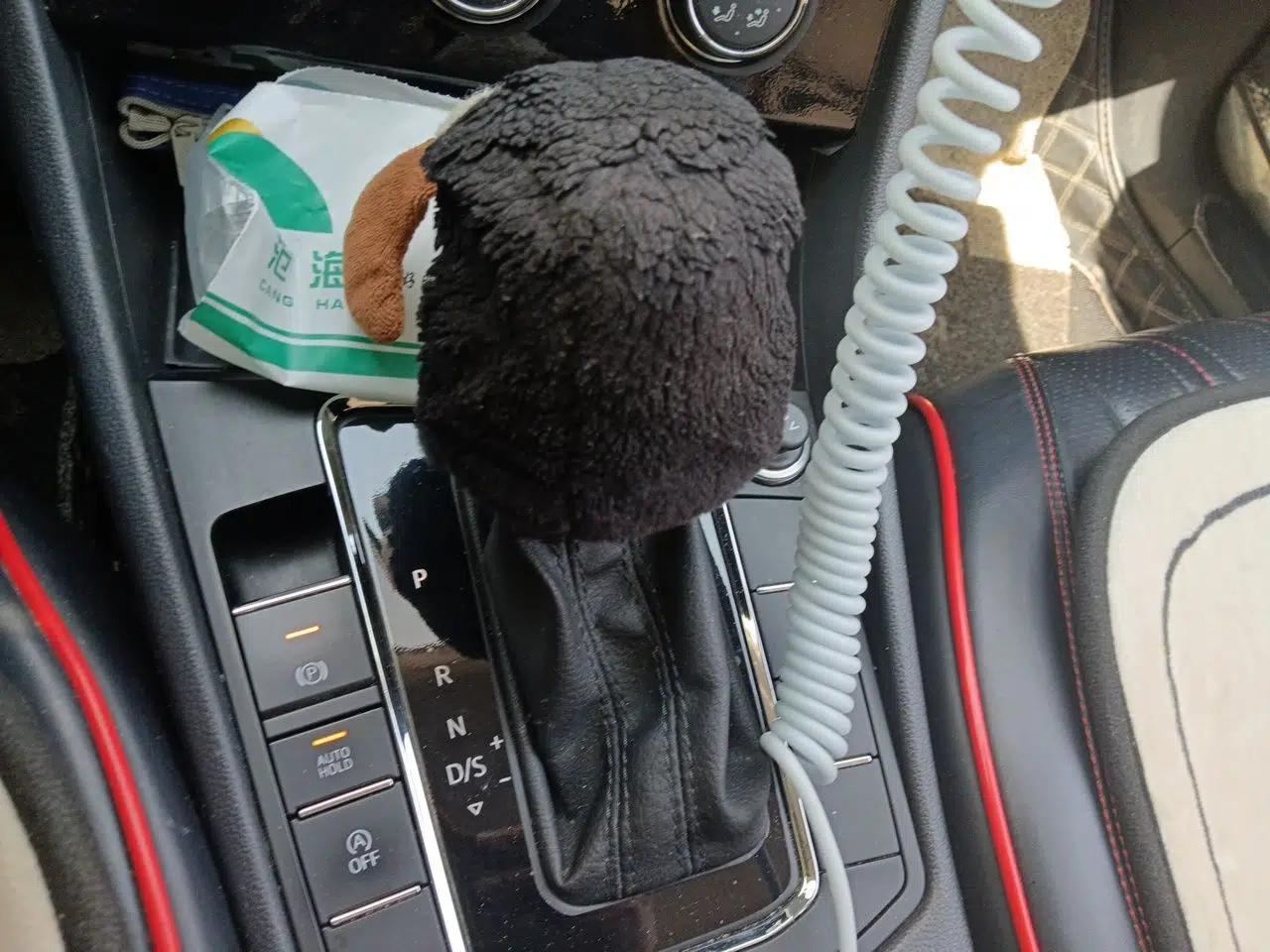 Volkswagen Bora 2021 1.5L Automatic Fashionable Smart Connectivity Version — миниатюра 15