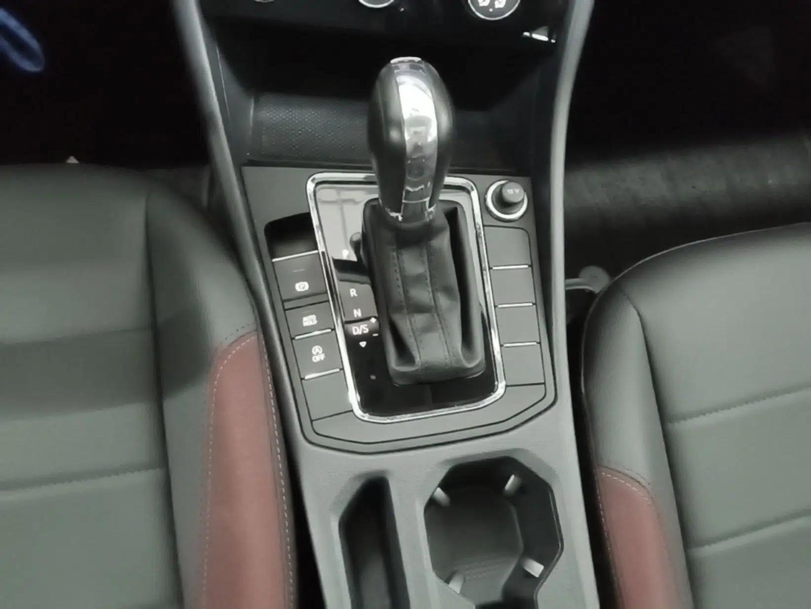 Volkswagen Bora 2021 1.5L Automatic Comfort Smart Connect Edition — миниатюра 17