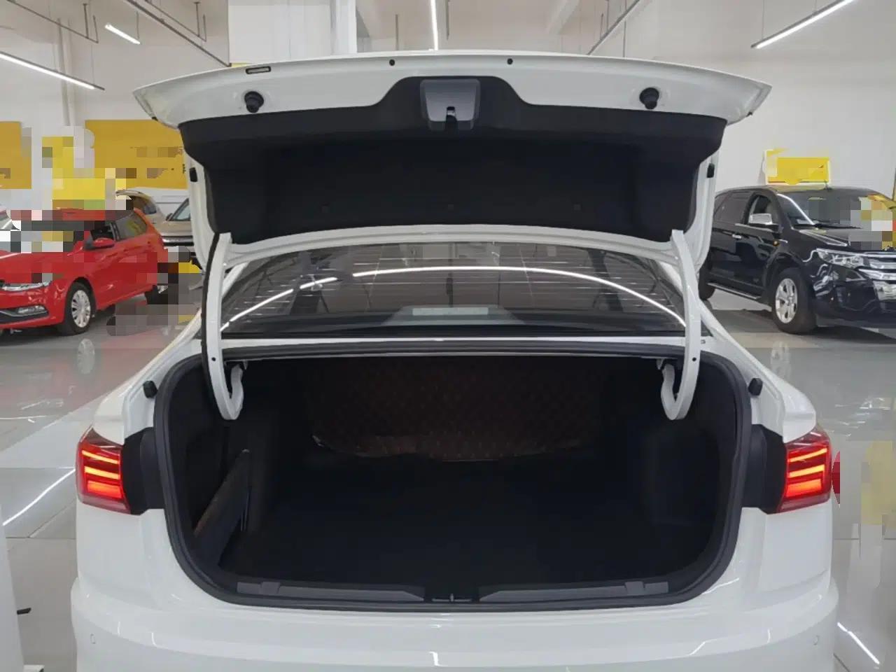 Volkswagen Bora 2021 1.5L Automatic Comfort Smart Connect Edition — миниатюра 22