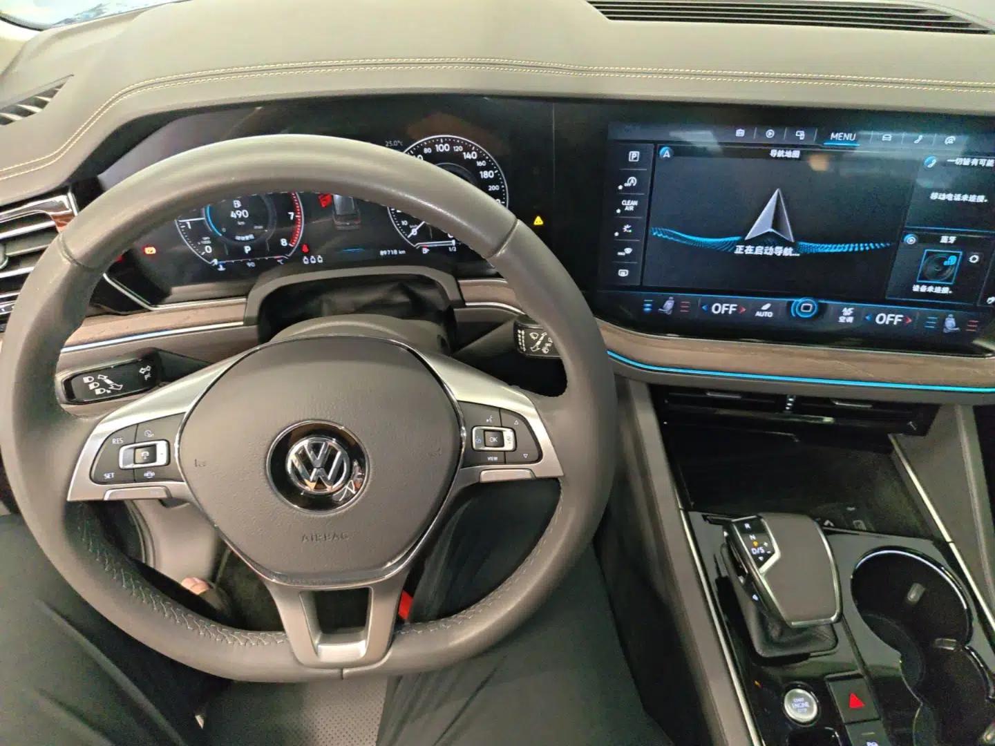 Volkswagen Touareg 2020 3.0 TSI Luxury Edition China VI — миниатюра 13