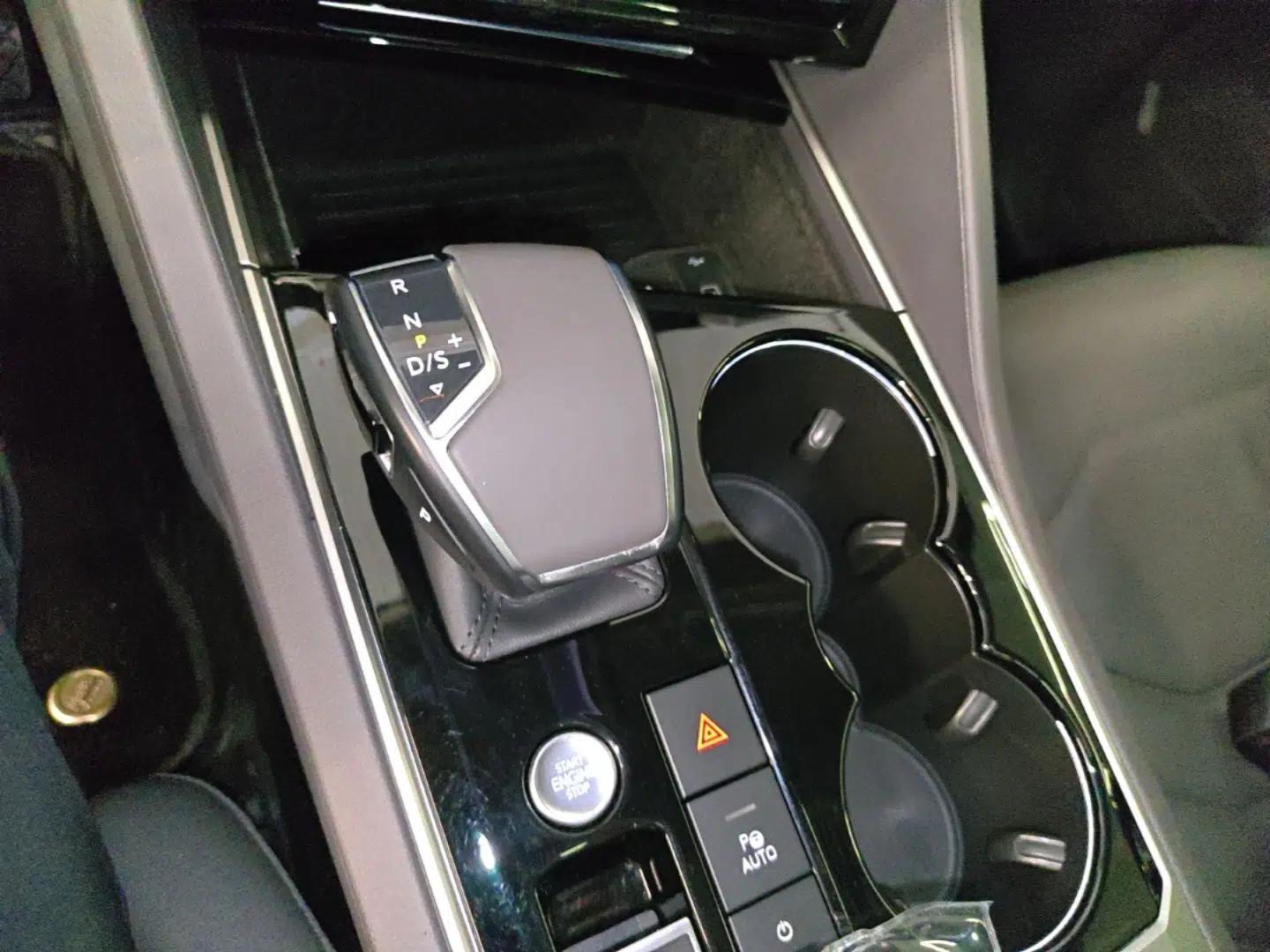 Volkswagen Touareg 2020 3.0 TSI Luxury Edition China VI — миниатюра 17