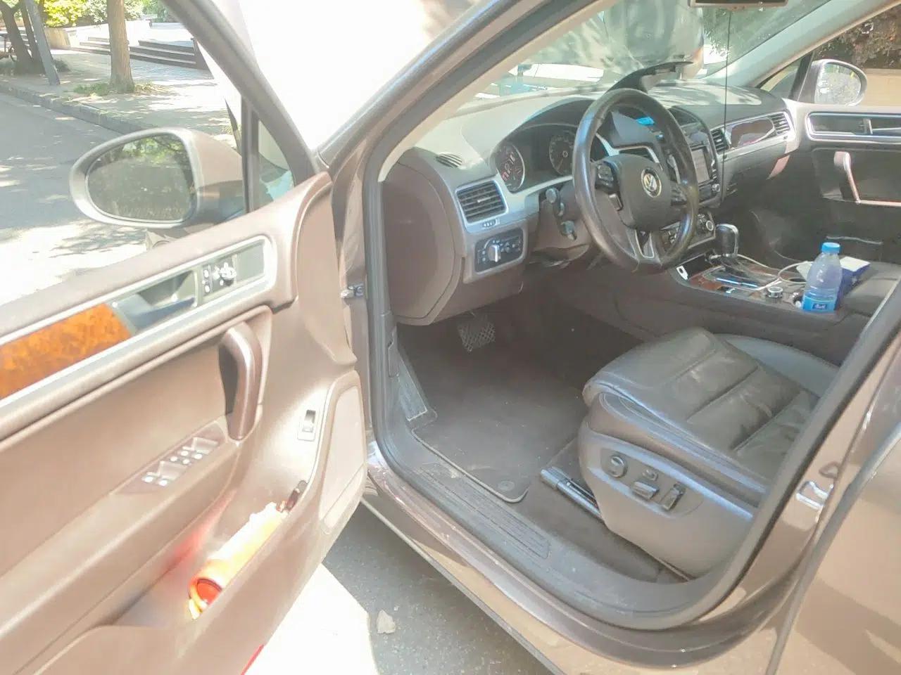 Volkswagen Touareg 2011 3.0 TSI Comfort Version — миниатюра 17