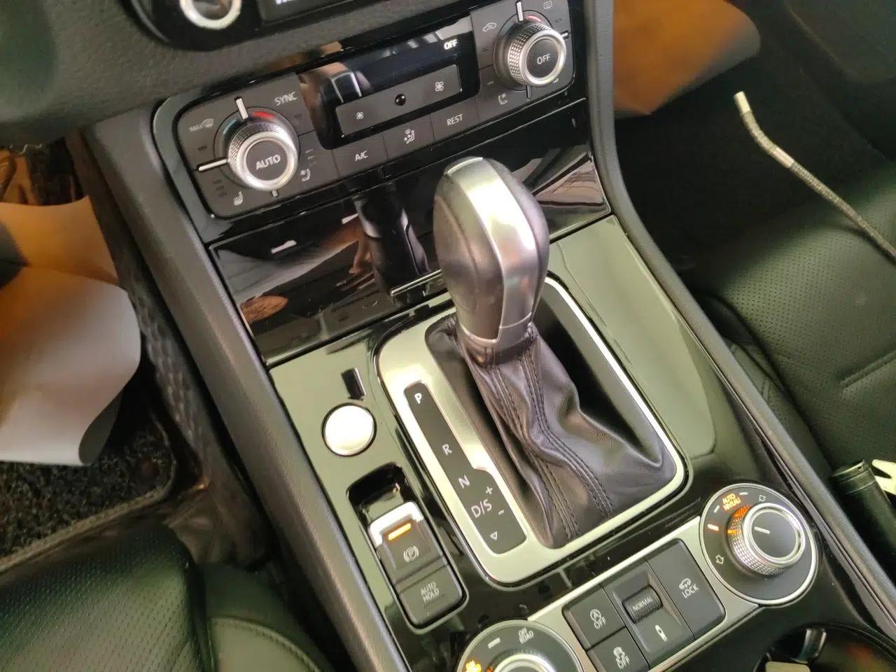Volkswagen Touareg 2017 3.0 TSI Touareg Model — миниатюра 15