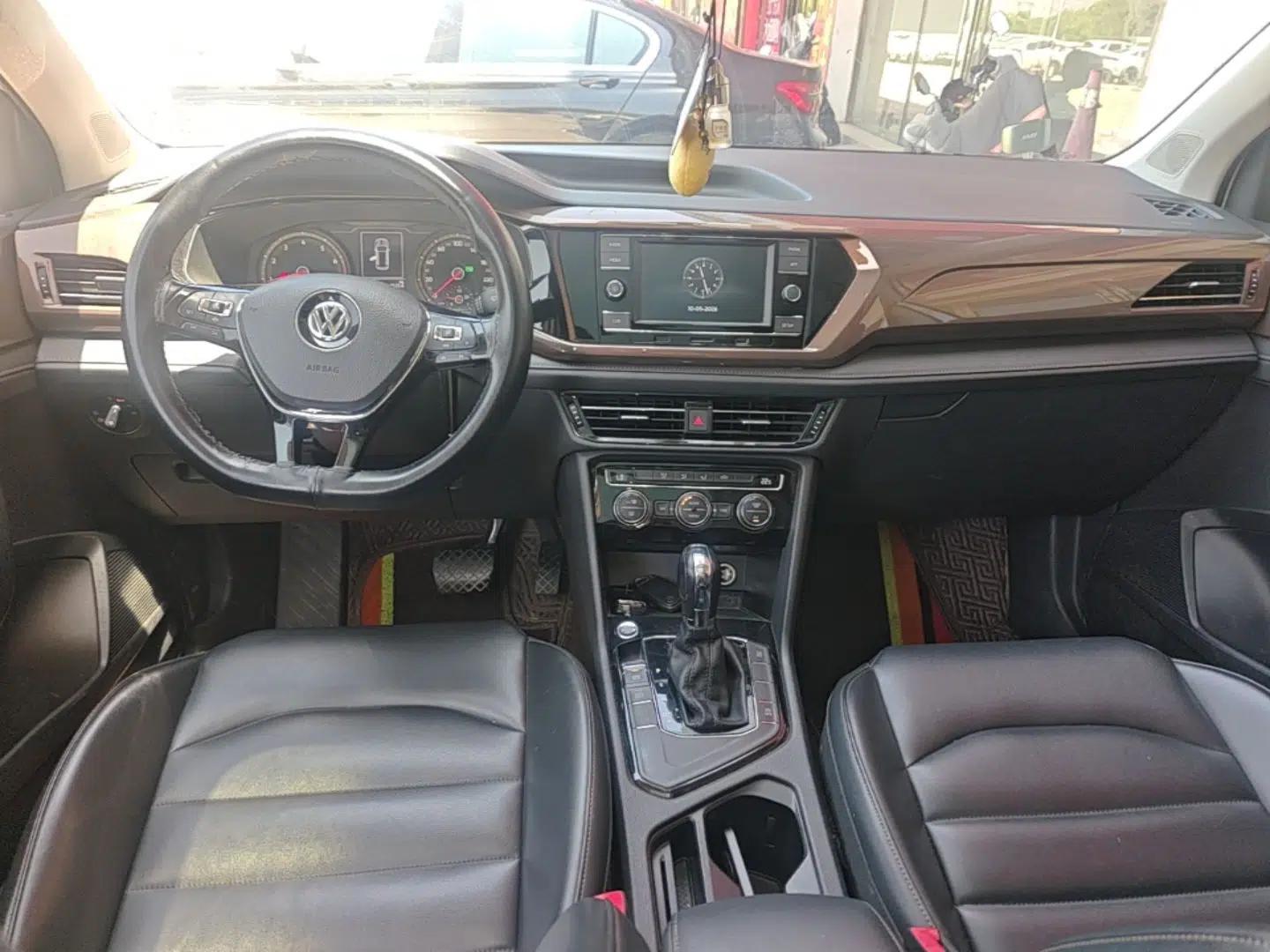 Volkswagen Tharu 2020 280TSI Two-Wheel Drive Comfort Edition China VI Standard — миниатюра 13