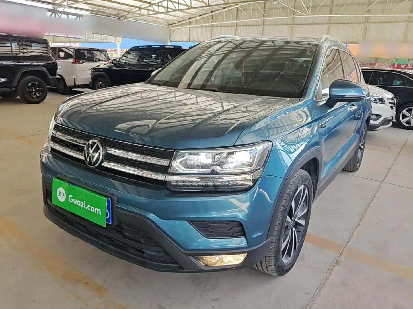 Volkswagen Tharu 2022 280TSI Two-Wheel-Drive Luxury Edition — миниатюра 1
