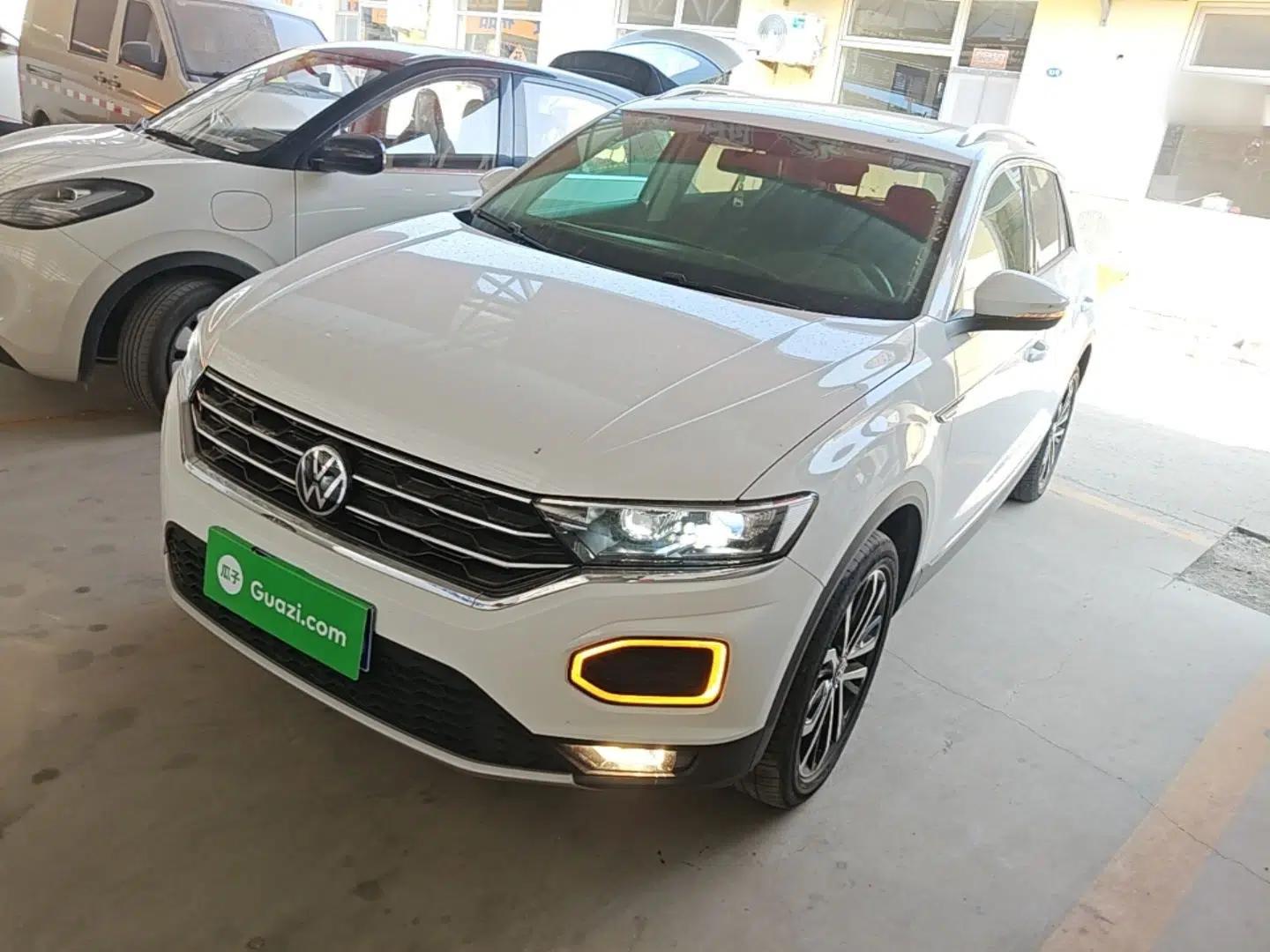 Volkswagen T-ROC 2021 280TSI DSG Two-Wheel Drive Comfort Connect 30th Anniversary Edition — миниатюра 1