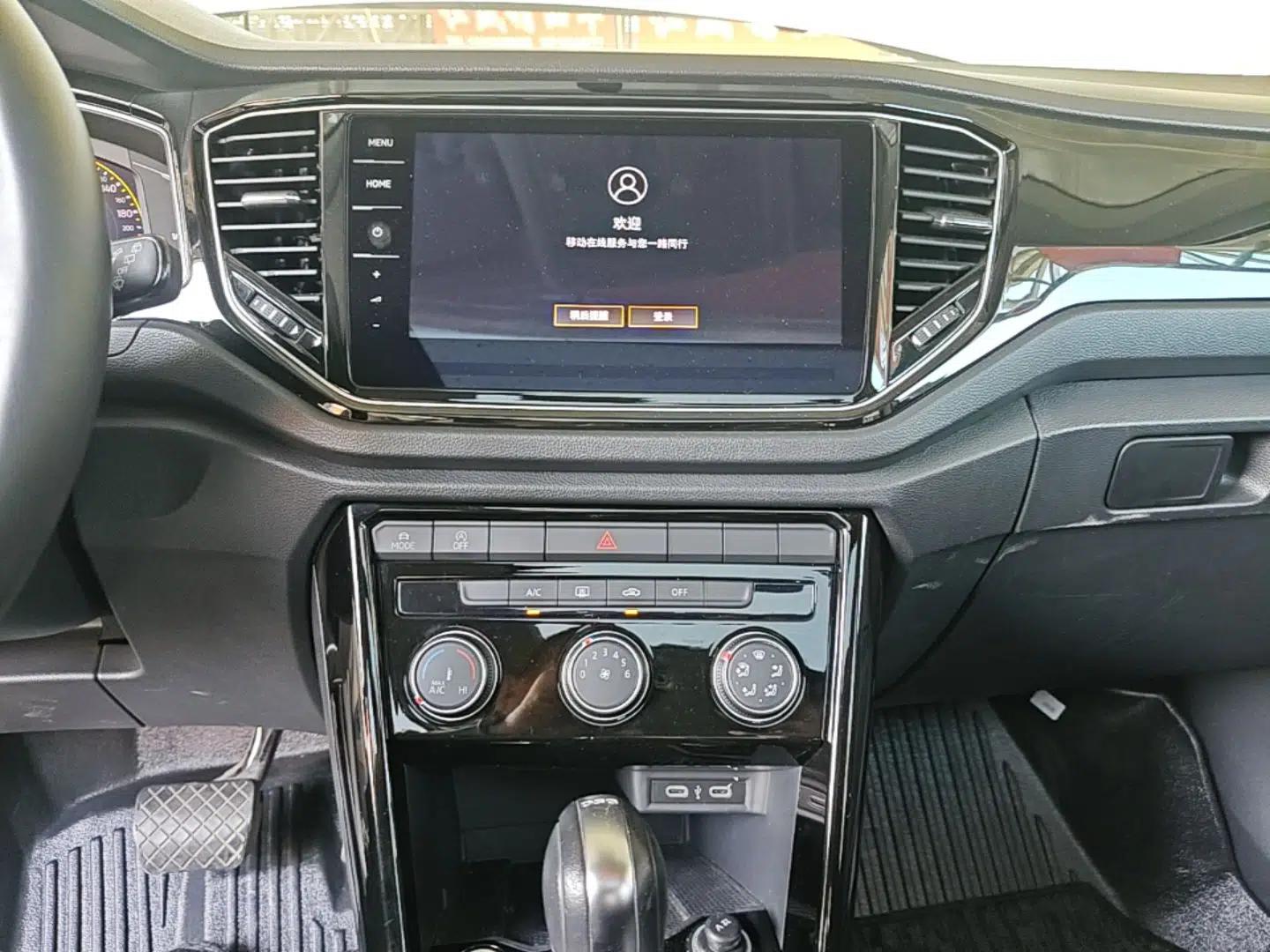 Volkswagen T-ROC 2021 280TSI DSG Two-Wheel Drive Comfort Connect 30th Anniversary Edition — миниатюра 16