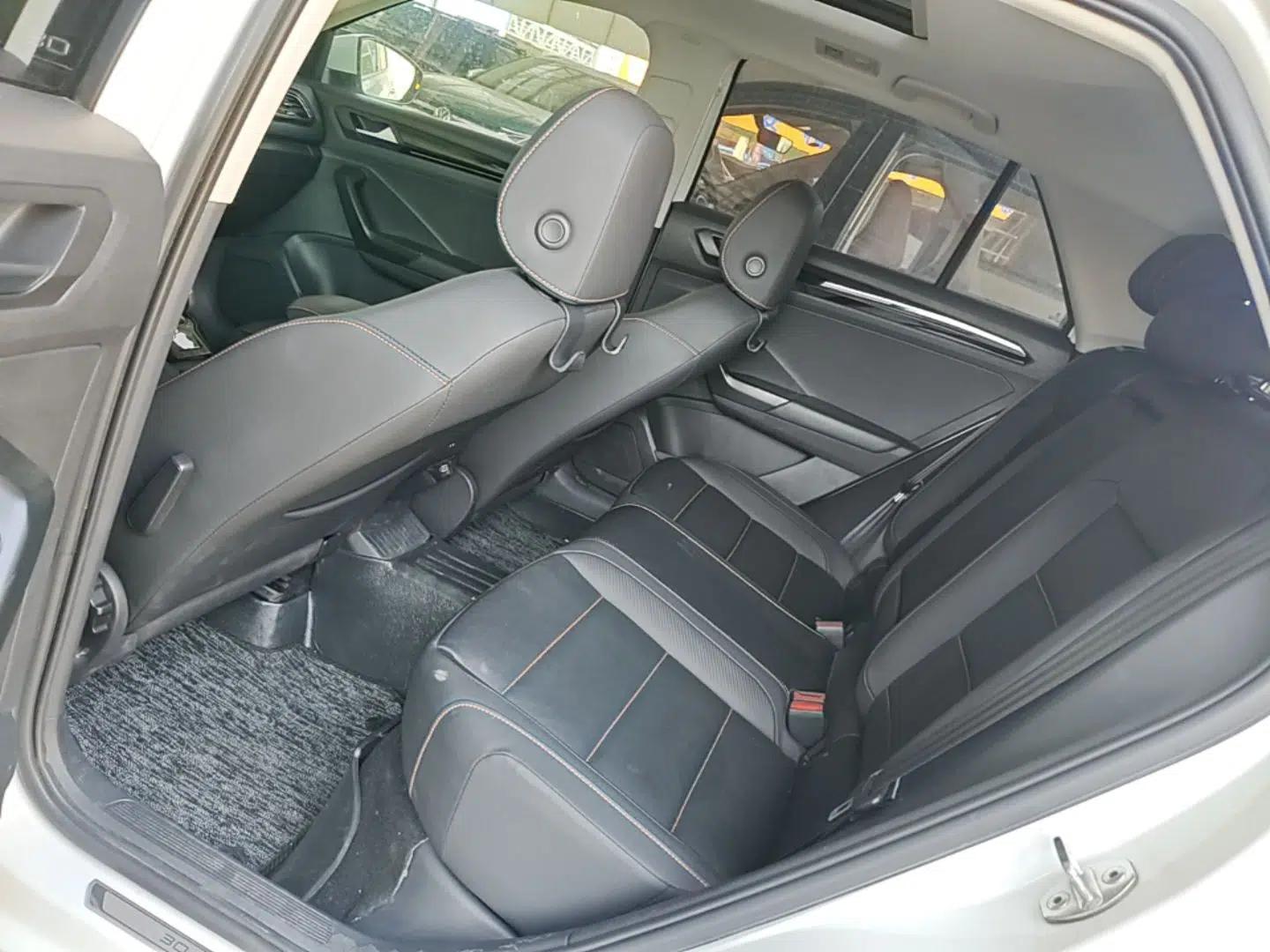 Volkswagen T-ROC 2021 280TSI DSG Two-Wheel Drive Comfort Connect 30th Anniversary Edition — миниатюра 20