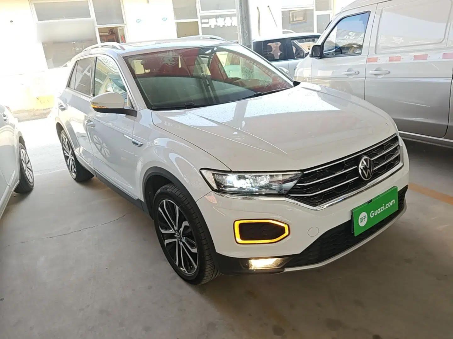 Volkswagen T-ROC 2021 280TSI DSG Two-Wheel Drive Comfort Connect 30th Anniversary Edition — миниатюра 3