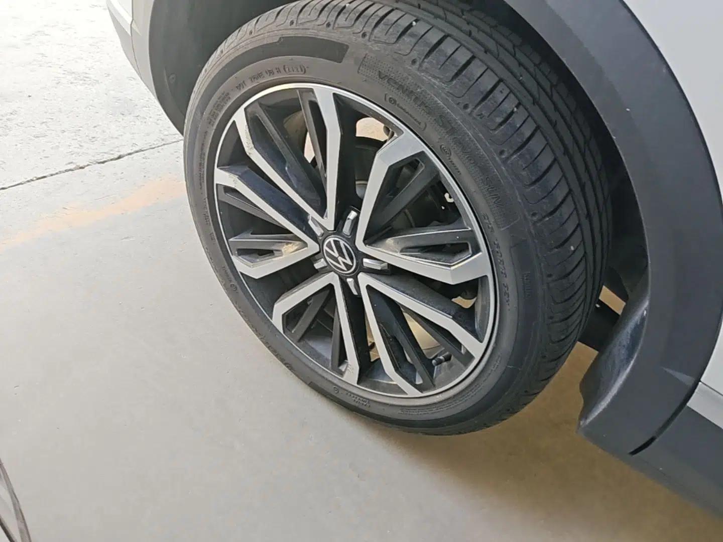 Volkswagen T-ROC 2021 280TSI DSG Two-Wheel Drive Comfort Connect 30th Anniversary Edition — миниатюра 10