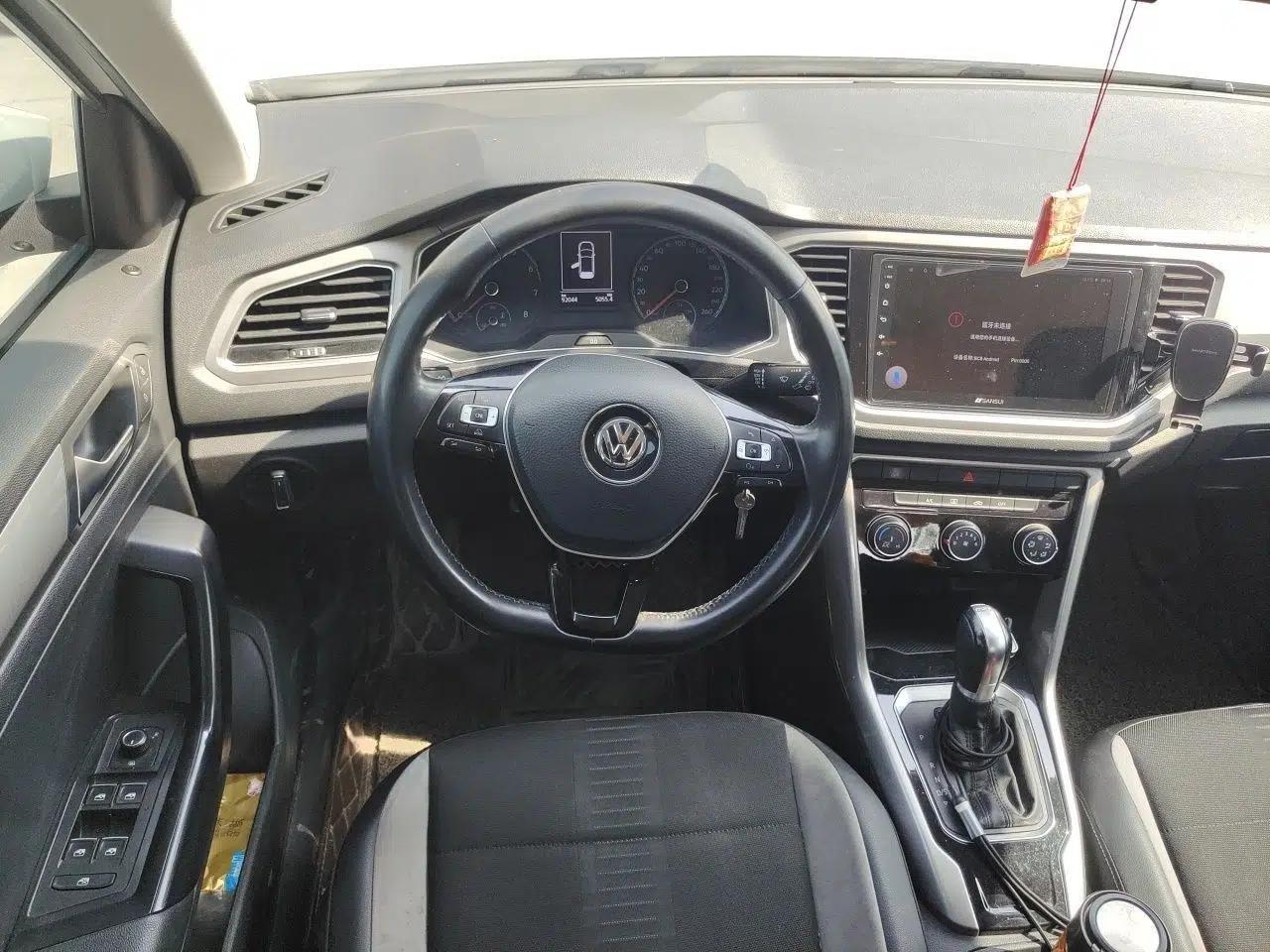 Volkswagen T-ROC 2018 230TSI DSG Two-Wheel Drive Advanced Version China V Standard — миниатюра 9