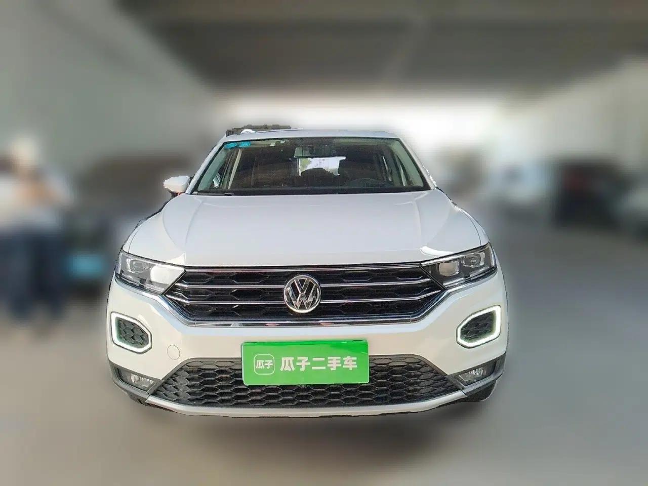 Volkswagen T-ROC 2019 230TSI DSG Two-Wheel-Drive Advanced Version China VI Standard — миниатюра 2