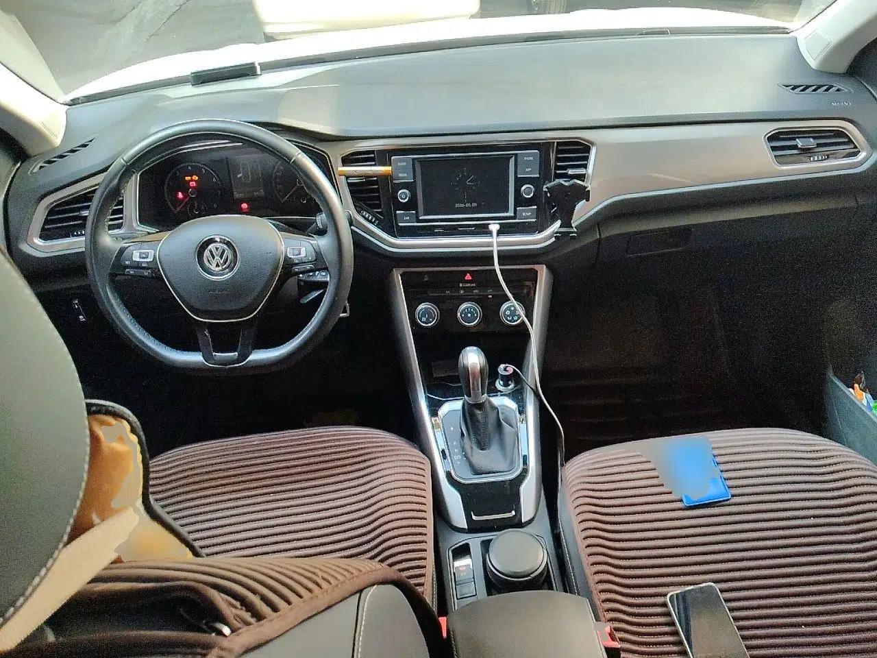 Volkswagen T-ROC 2019 230TSI DSG Two-Wheel-Drive Advanced Version China VI Standard — миниатюра 10