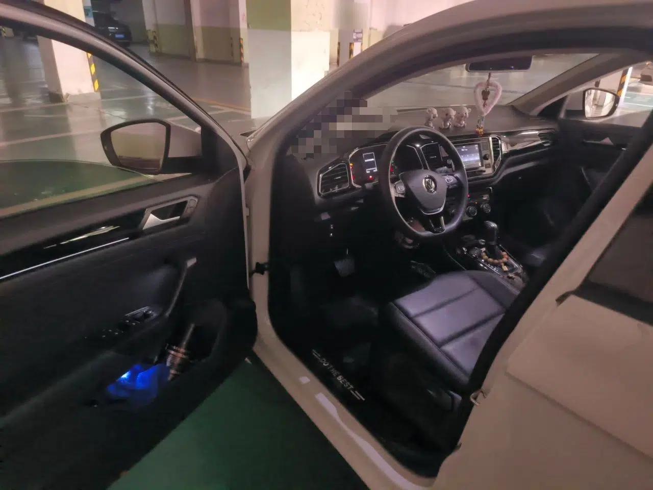 Volkswagen T-ROC 2018 280TSI DSG Two-Wheel-Drive Comfort Version China V Standard — миниатюра 17