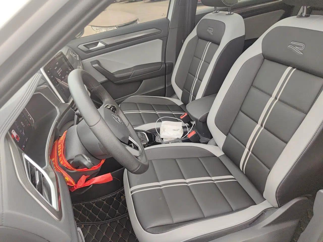 Volkswagen T-ROC 2025 300TSI DSG Two-Wheel Drive Chen Guang Edition — миниатюра 16
