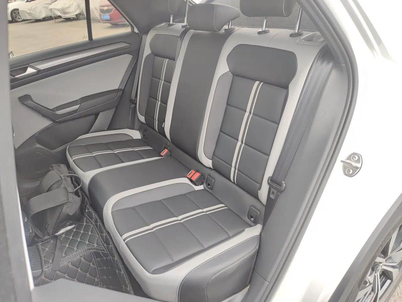 Volkswagen T-ROC 2025 300TSI DSG Two-Wheel Drive Chen Guang Edition — миниатюра 18