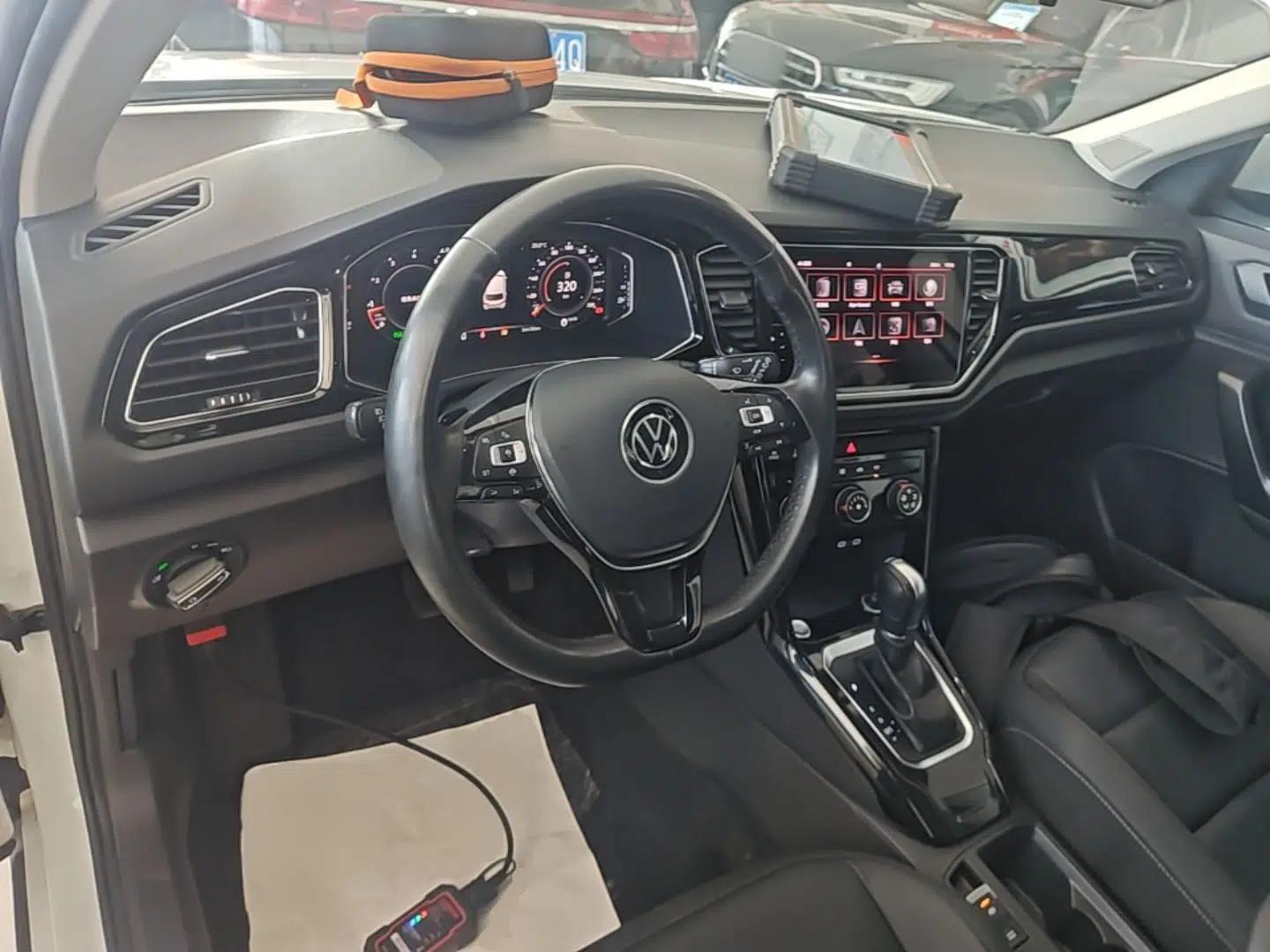 Volkswagen T-ROC 2021 280TSI DSG Two-Wheel Drive Comfort Connect Edition — миниатюра 13