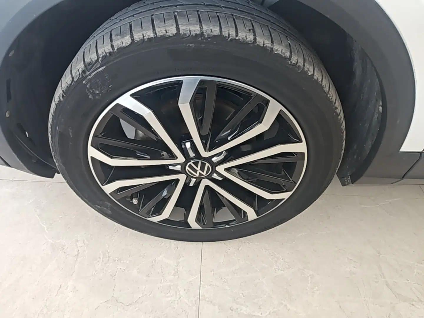 Volkswagen T-ROC 2021 280TSI DSG Two-Wheel Drive Comfort Connect Edition — миниатюра 8