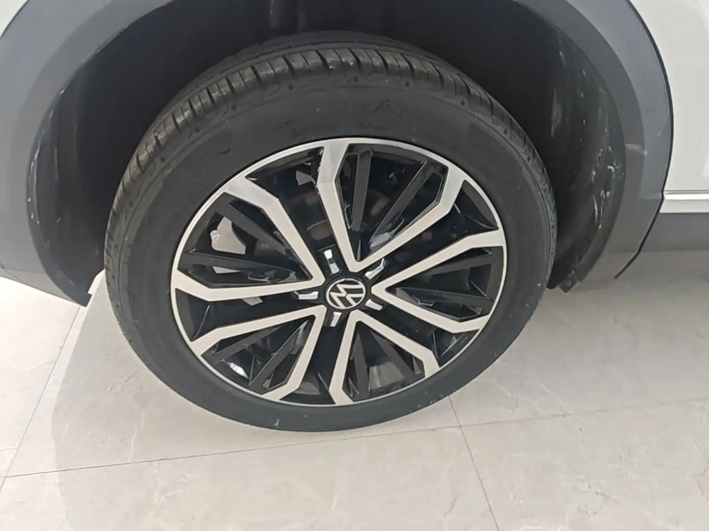 Volkswagen T-ROC 2021 280TSI DSG Two-Wheel Drive Comfort Connect Edition — миниатюра 10