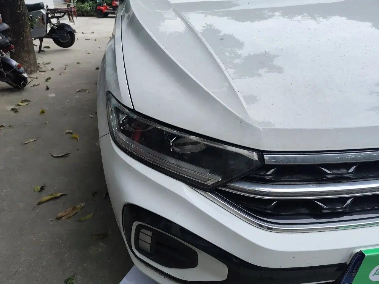 Volkswagen T-ROC 2023 300TSI DSG Two-Wheel-Drive Chen Guang Edition — миниатюра 7