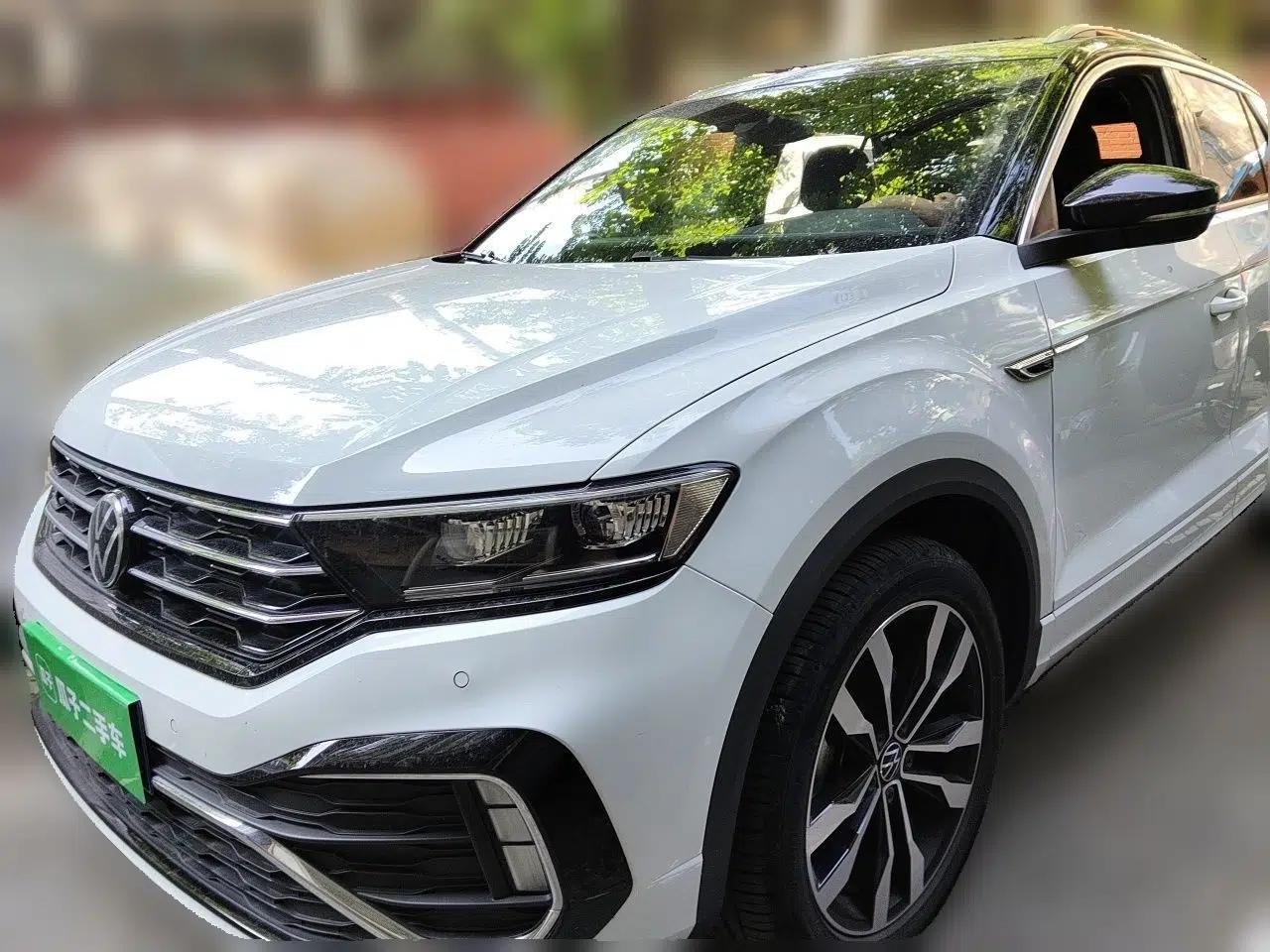 Volkswagen T-ROC 2022 280TSI DSG Two-Wheel Drive R-Line Pro PLUS — миниатюра 1