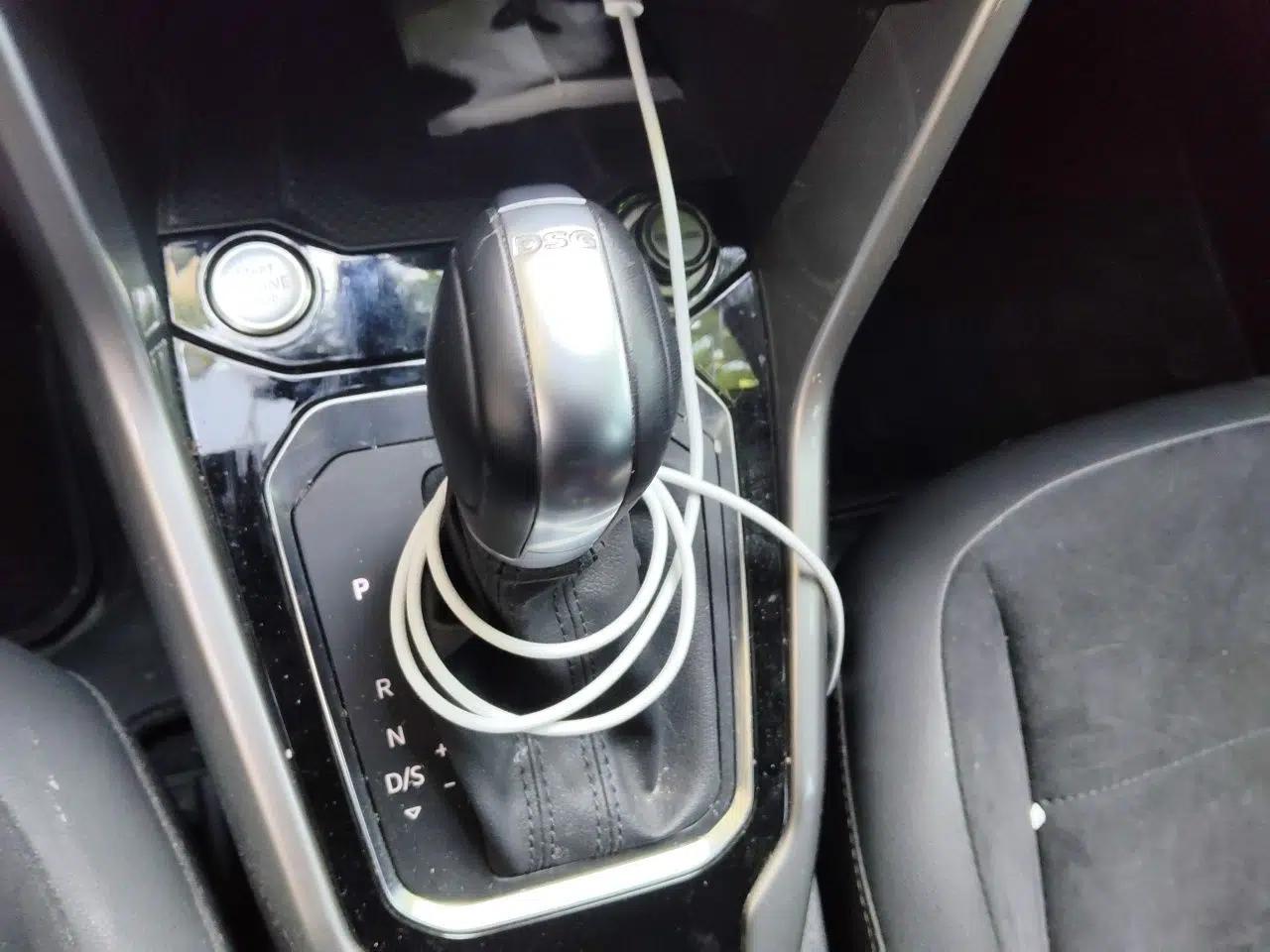 Volkswagen T-ROC 2022 280TSI DSG Two-Wheel Drive R-Line Pro PLUS — миниатюра 15