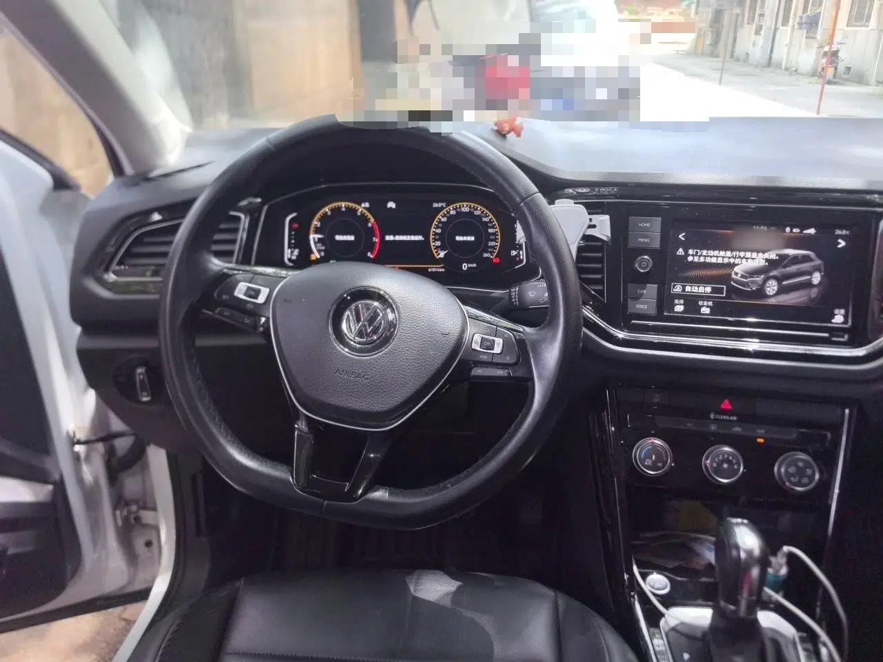 Volkswagen T-ROC 2020 280TSI DSG Two-Wheel Drive Comfort Version — миниатюра 11