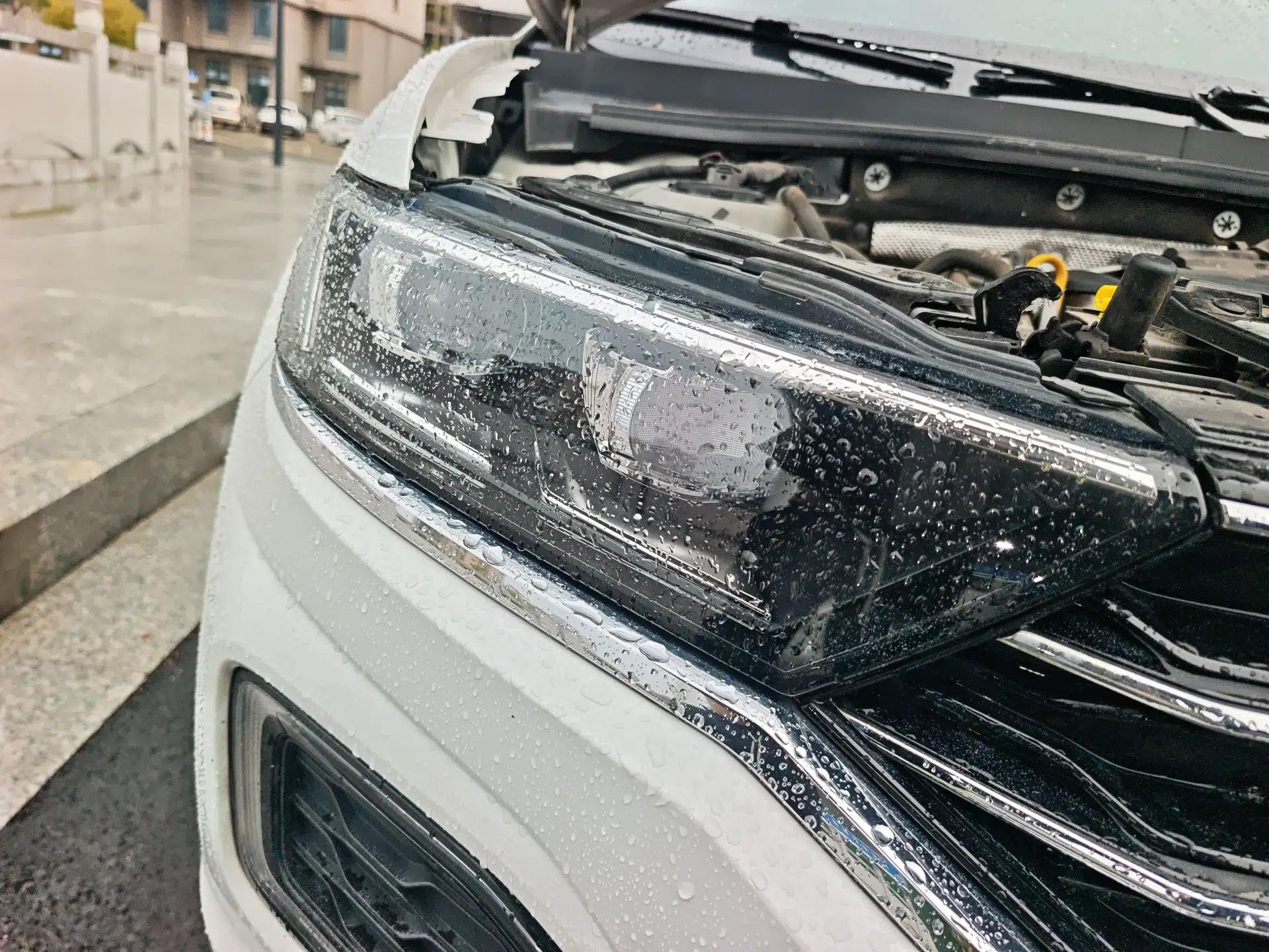 Volkswagen T-ROC 2022 280TSI DSG Two-Wheel Drive Elite PLUS — миниатюра 7