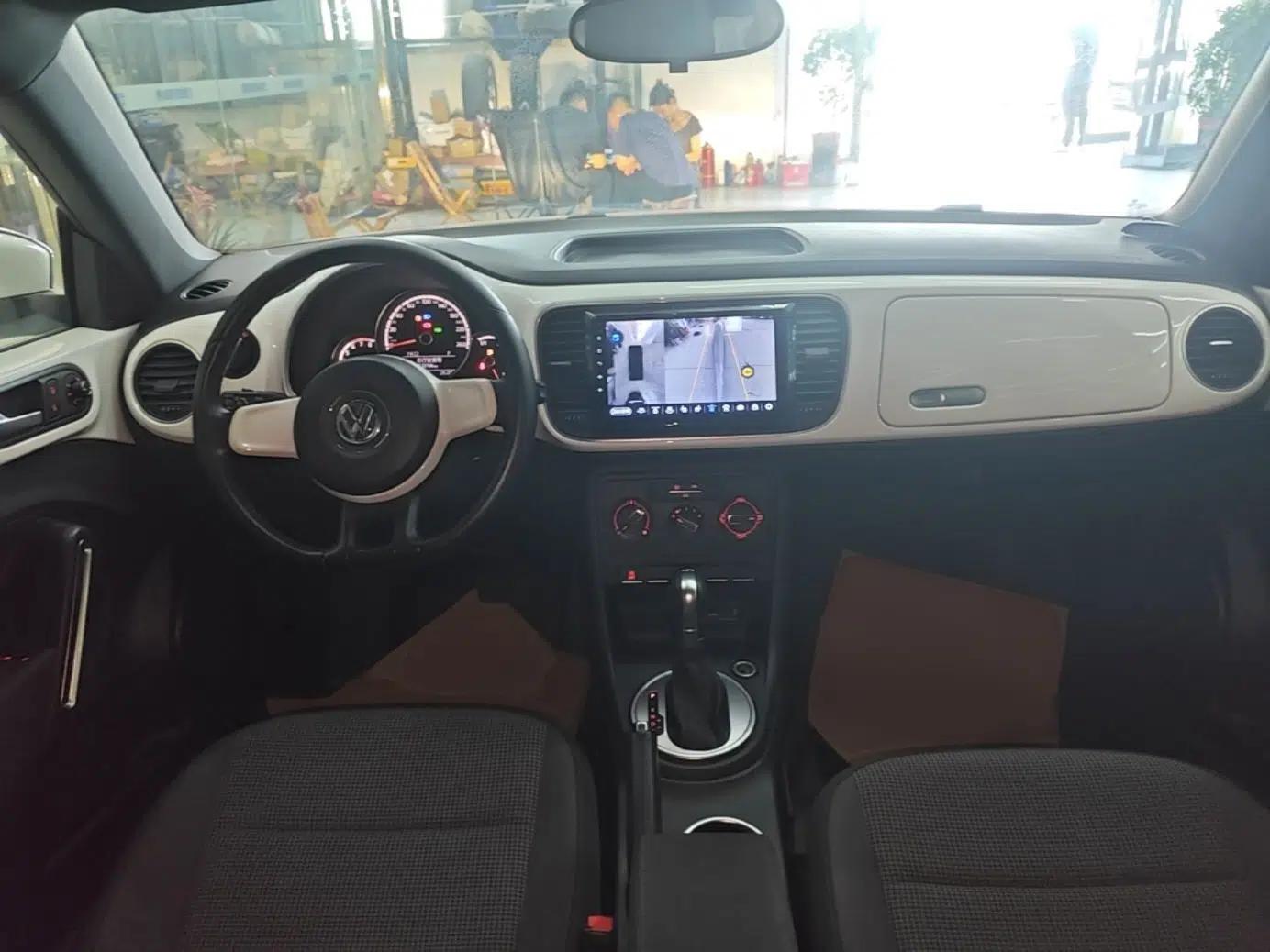 Volkswagen Beetle 2015 180TSI model — миниатюра 13