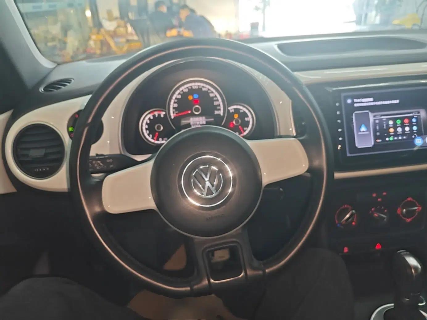Volkswagen Beetle 2015 180TSI model — миниатюра 14